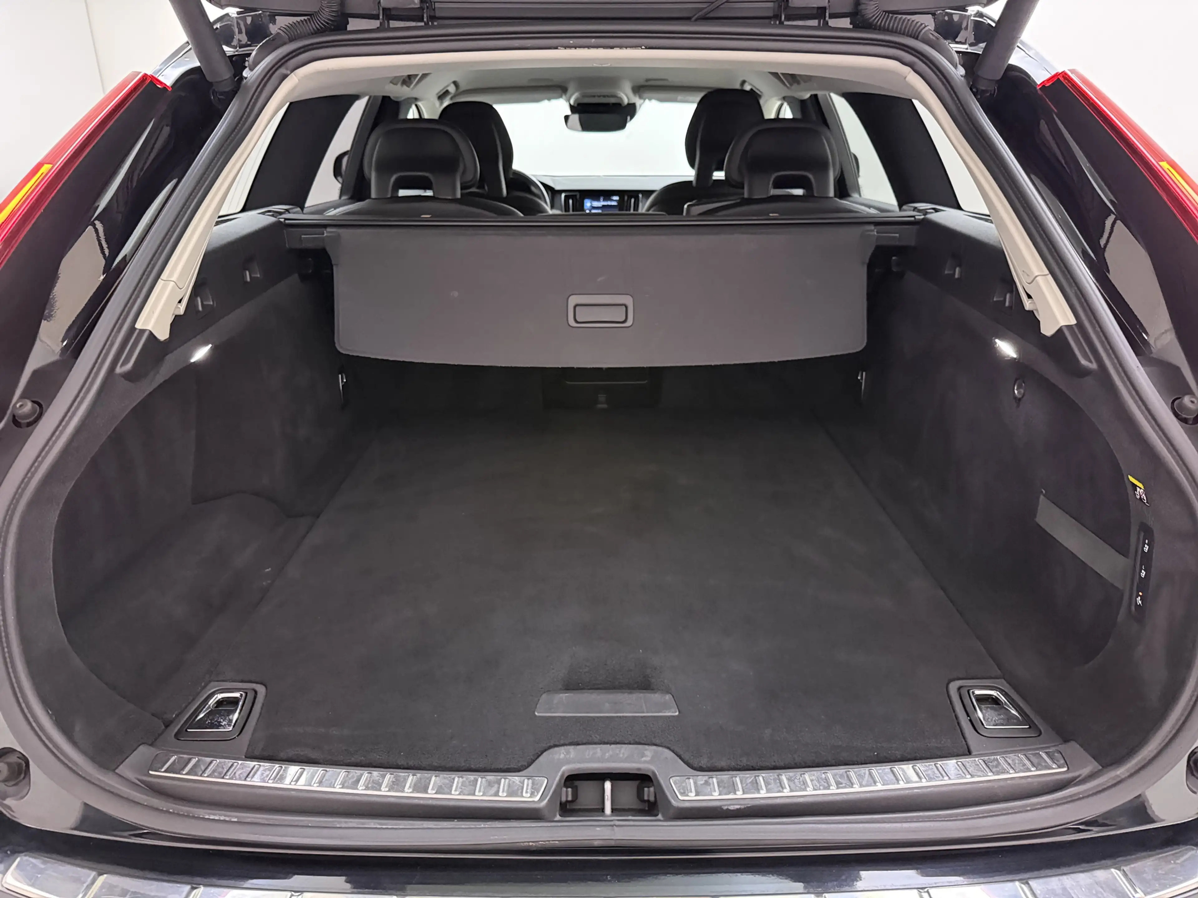Volvo V90 Cross Country T5 AWD 90th Anniversary Edition | Trekhaak | Sport — photo 8