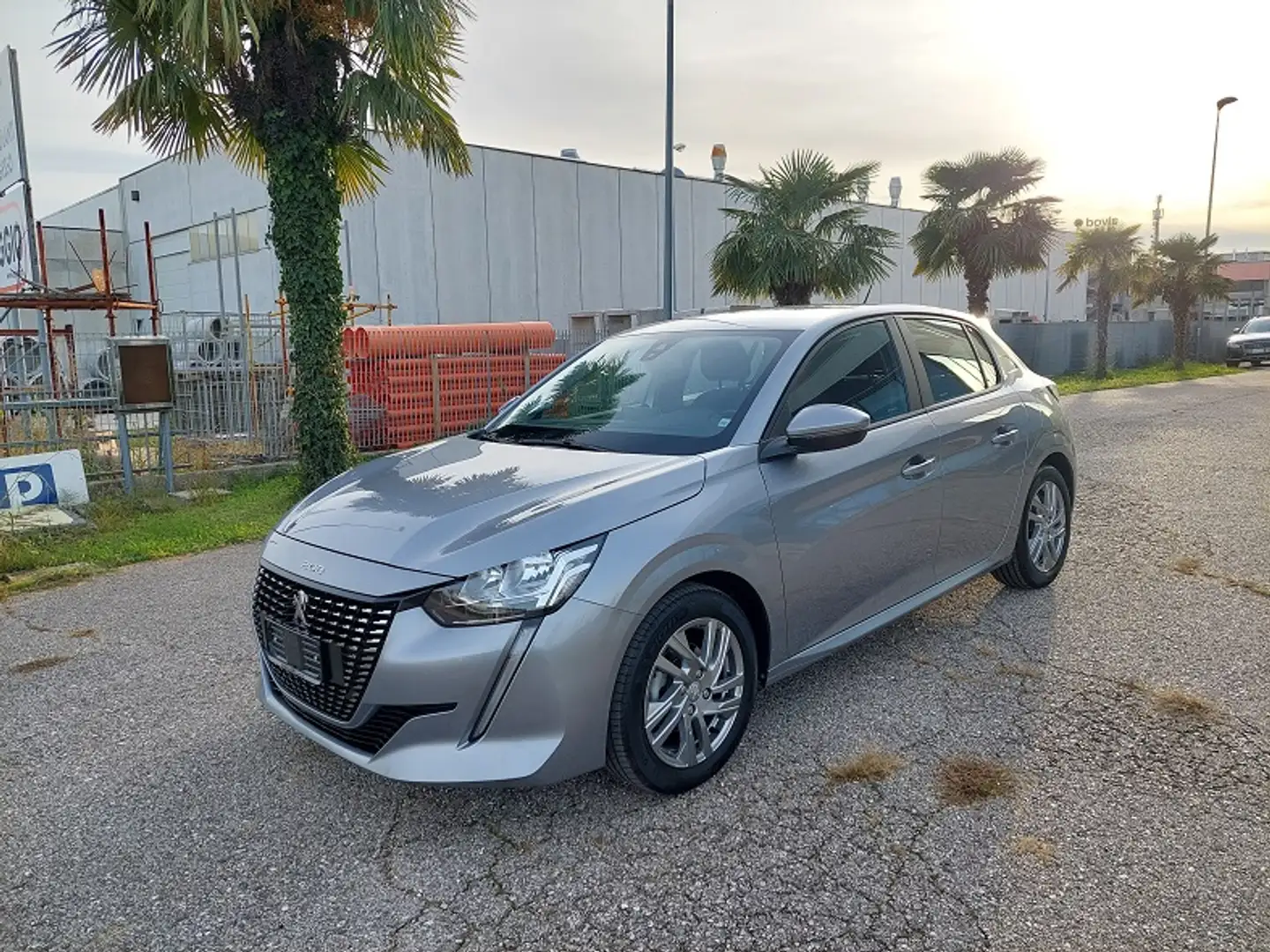 Peugeot 208 1.2 puretech Active GPL siva - 2