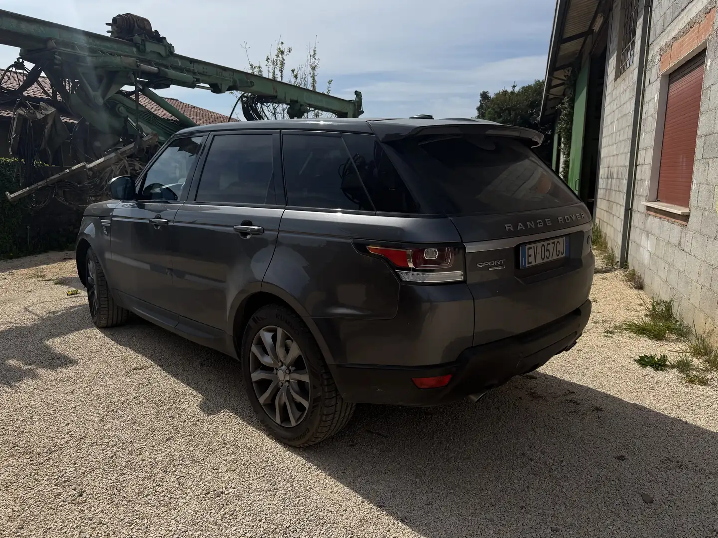 Land Rover Discovery Sport range rover sport - 2