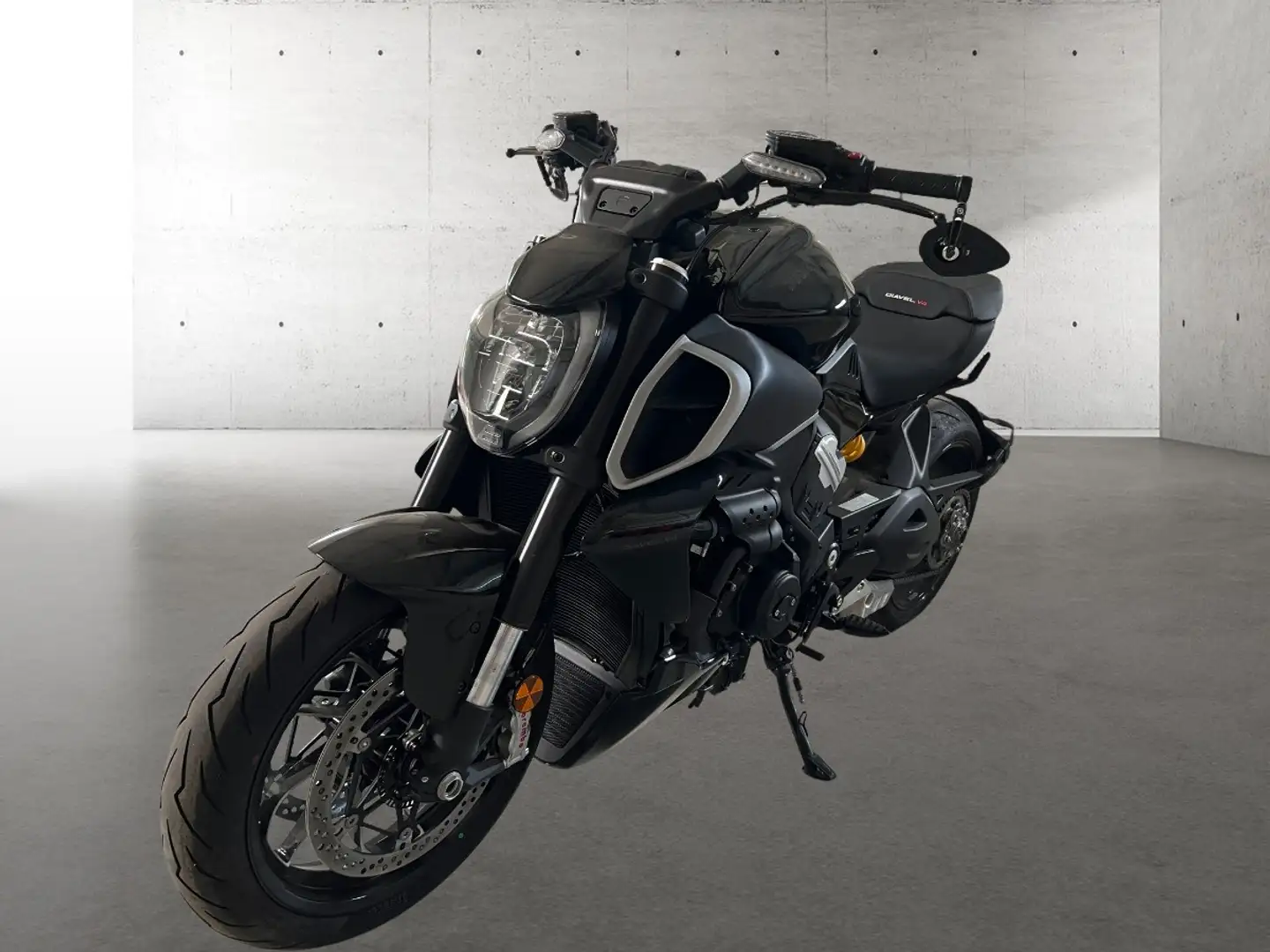 Ducati Diavel 4 1.HAND / 1000 KM / UNFALLFREI / MWST !!!! Negru - 1