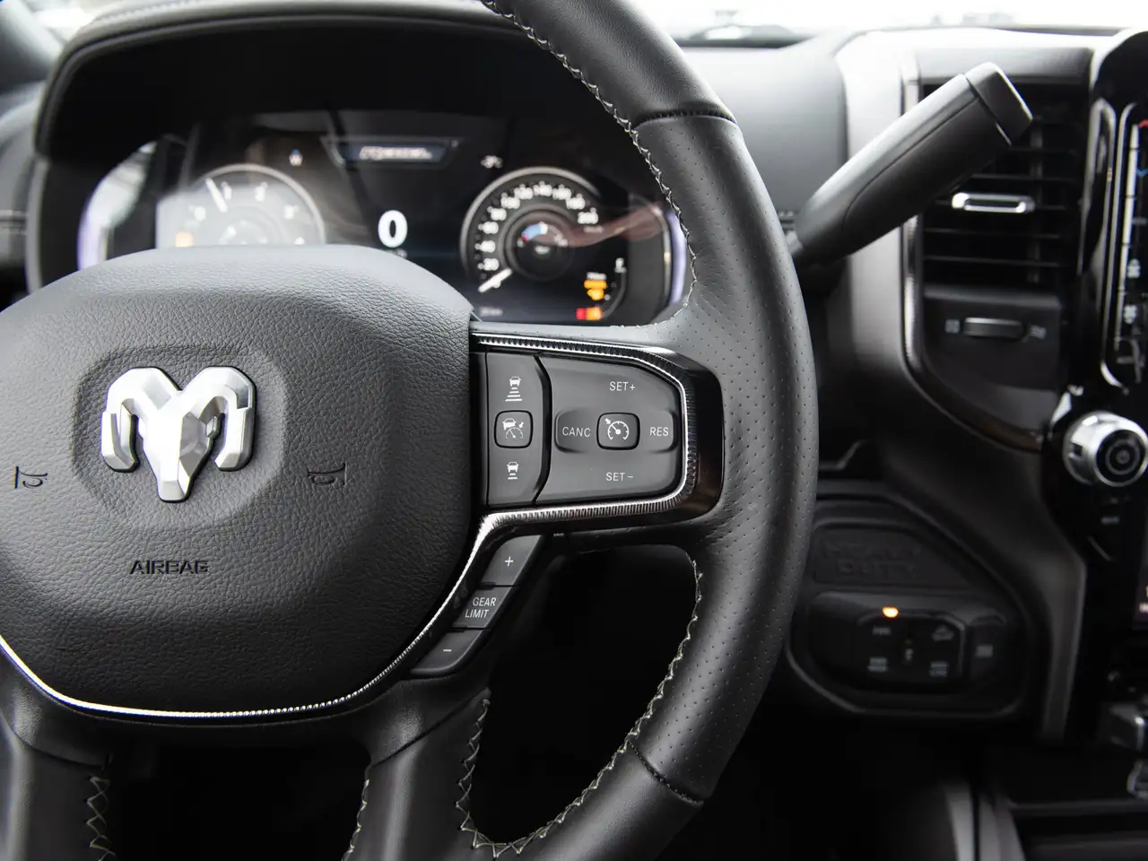 RAM 2500 снимка RAM 2500