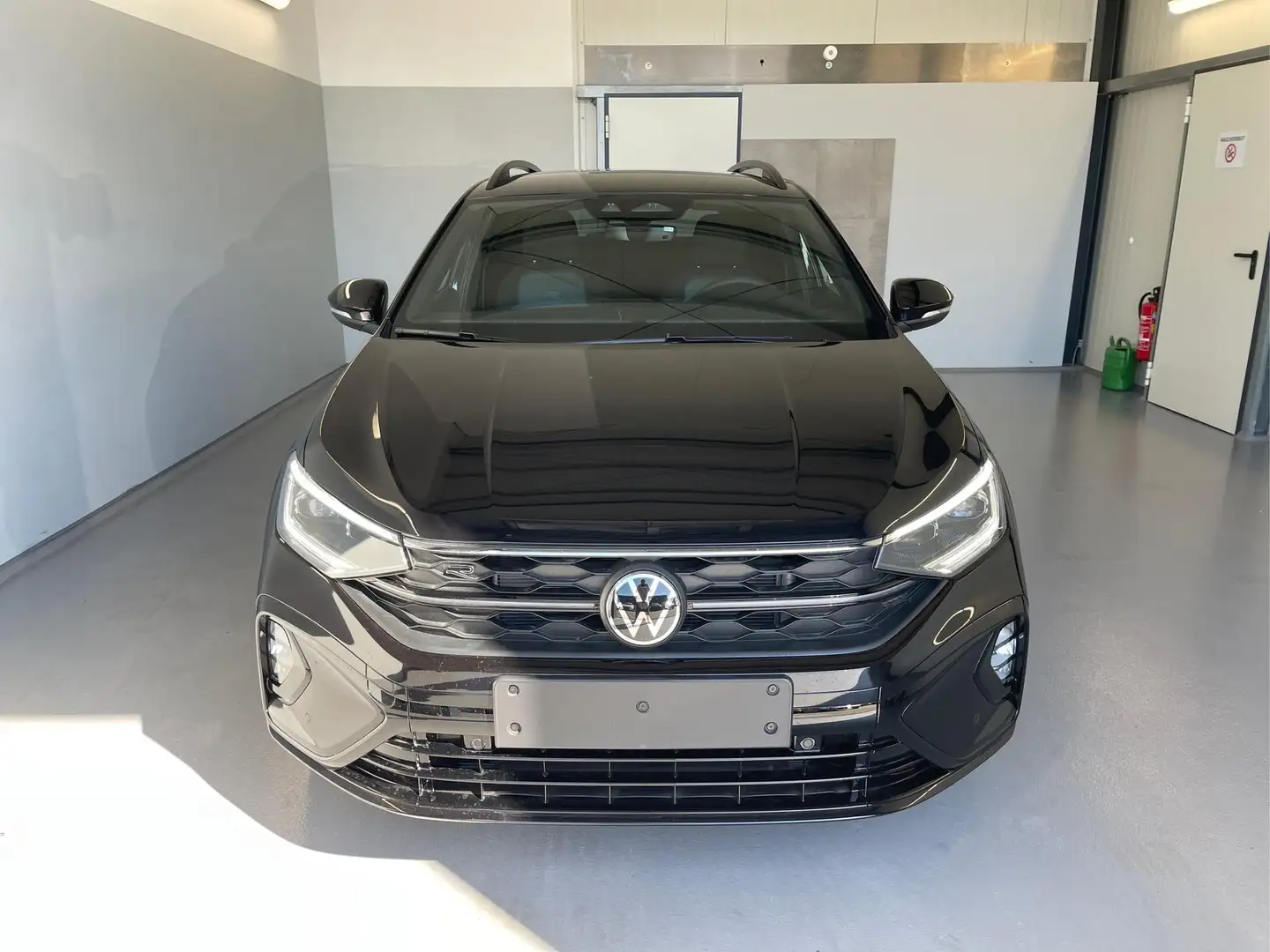 Volkswagen Taigo R-Line 150PS DSG AHK+Matrix+ACC+IQ.Drive+Black+... Schwarz - 2