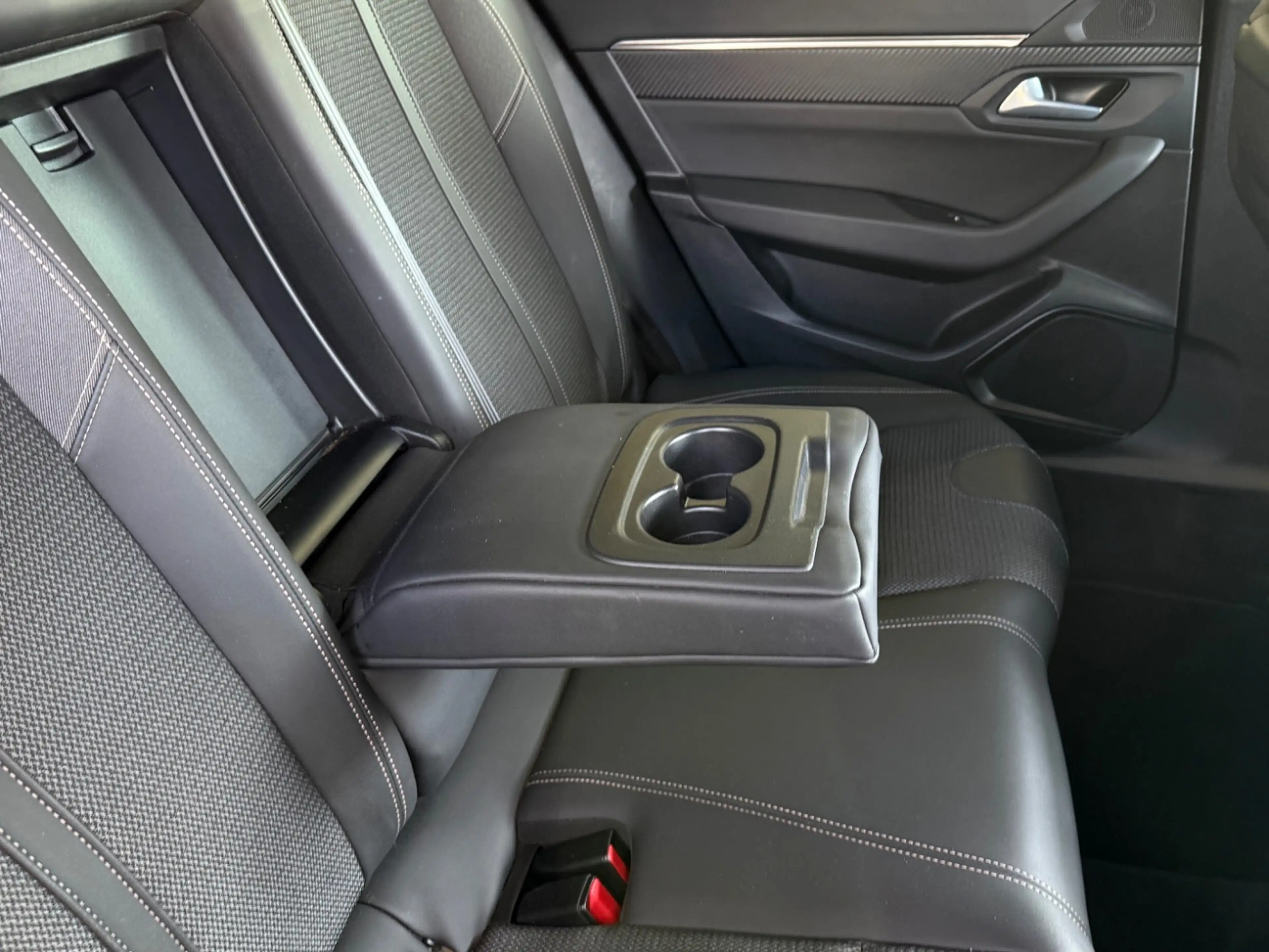 Peugeot 508 SW 1.5 BlueHDi 130 Allure Pack Tempomat*DAB — photo 14
