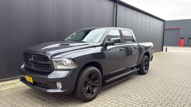 Dodge RAM 1500 5.7 V8 4x4 Crew Cab 5'7