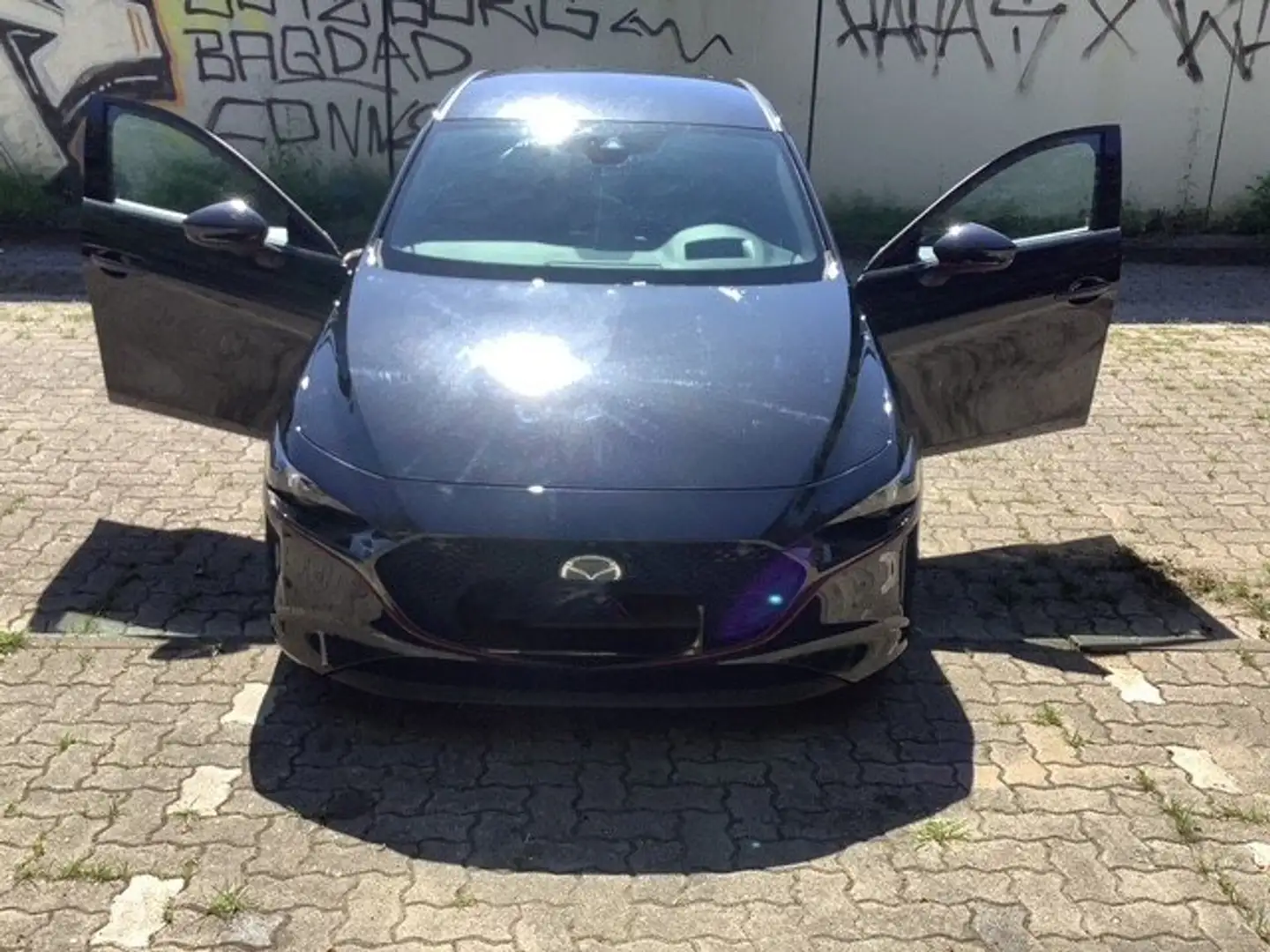 Mazda 3 3 SKYACTIV-D 1.8SELECTION Schwarz - 2