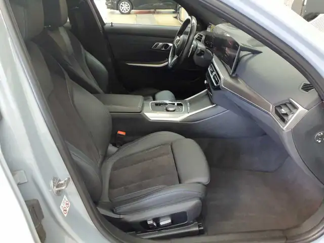 BMW 3 Series view 7