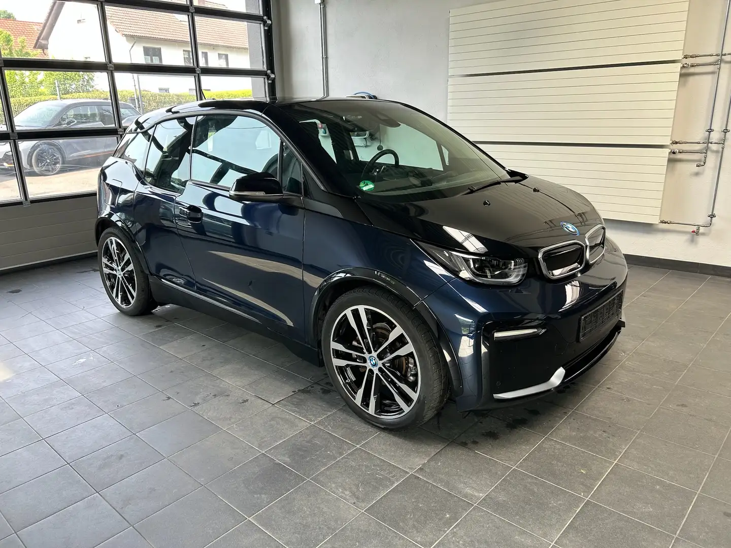 BMW i3 s Leder_Glasdach_DrivAss+_adaptiveLED_HarmanKardon - 2