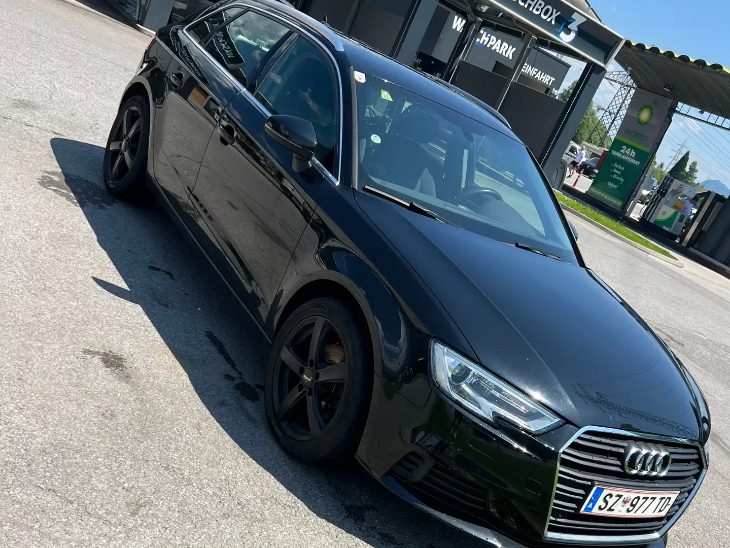 Audi A3 A3 1,4 TFSI COD ultra sport sport Schwarz - 2