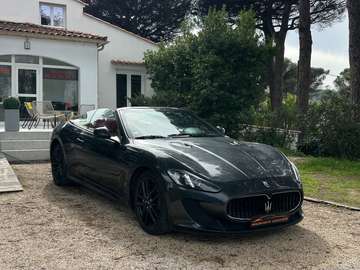 4.7 V8 460 MC / CARNET D'ENTRETIEN / VÉHICULE EXCEPTIONNEL