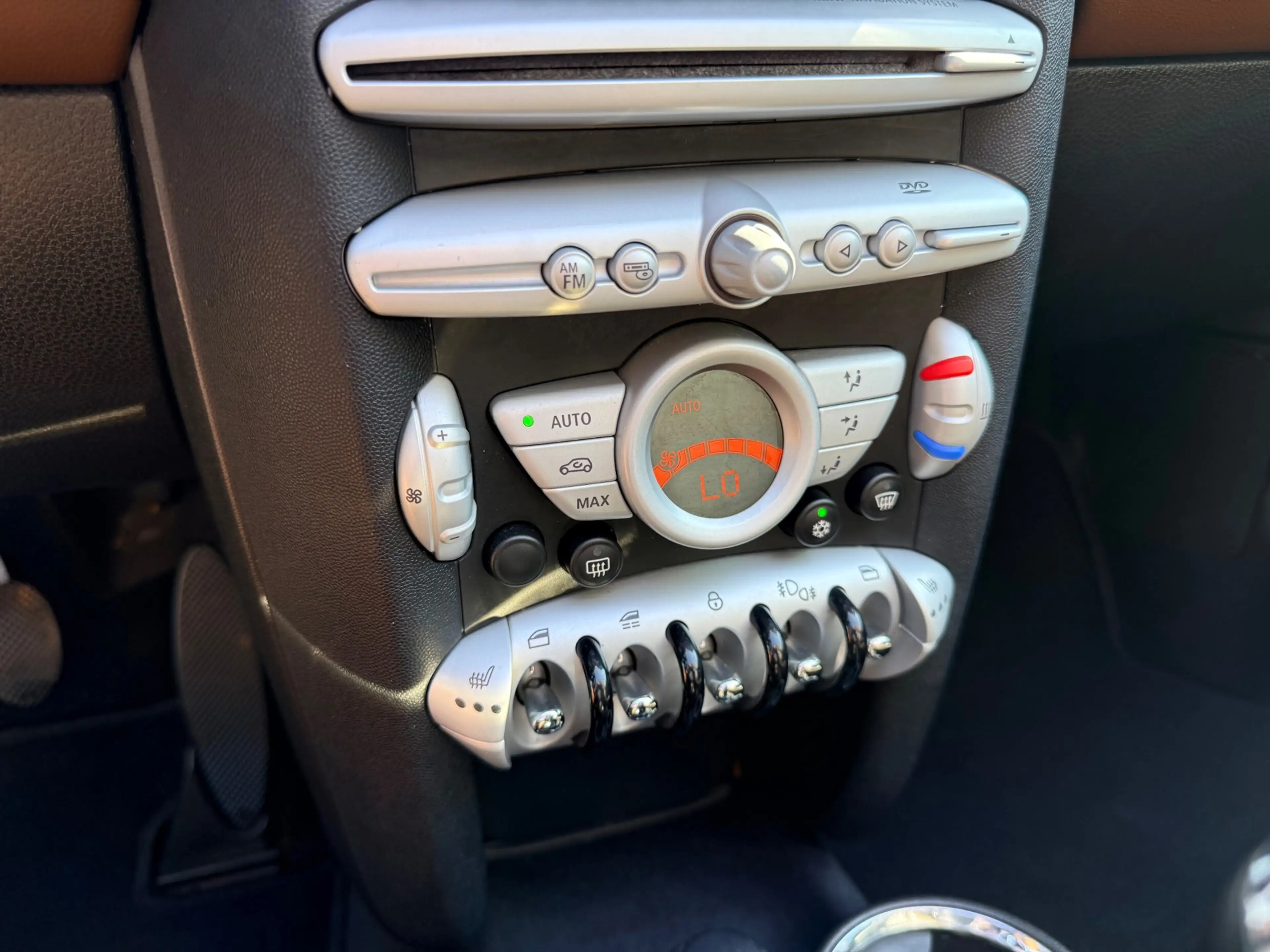 MINI Cooper Cabrio 1.6 Cooper/Leer/Navigatie/Stoelverwarming/Luxe UIt — photo 14