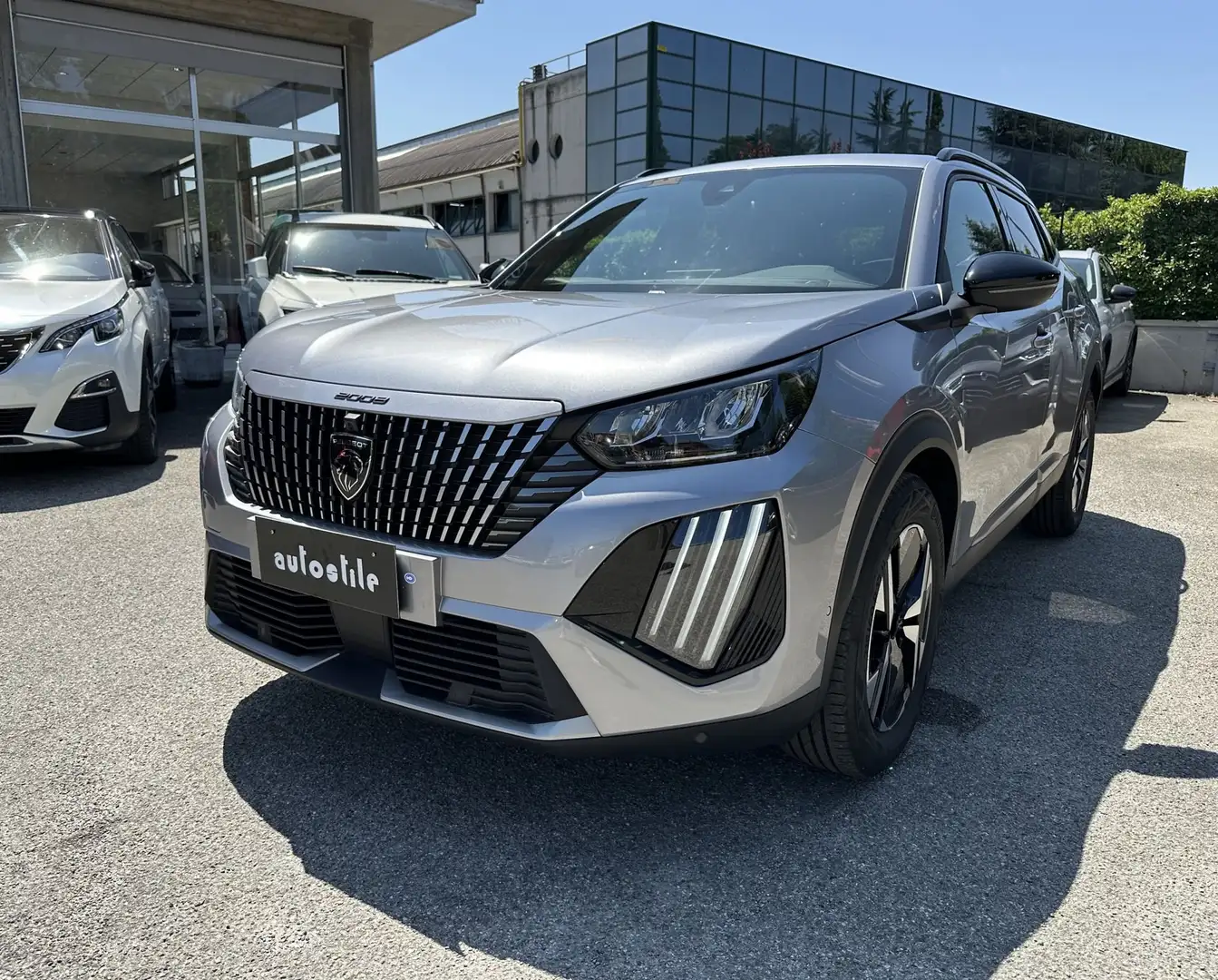 Peugeot 2008 Peugeot 2008 Hybrid e-DCS6 Allure Grigio - 1