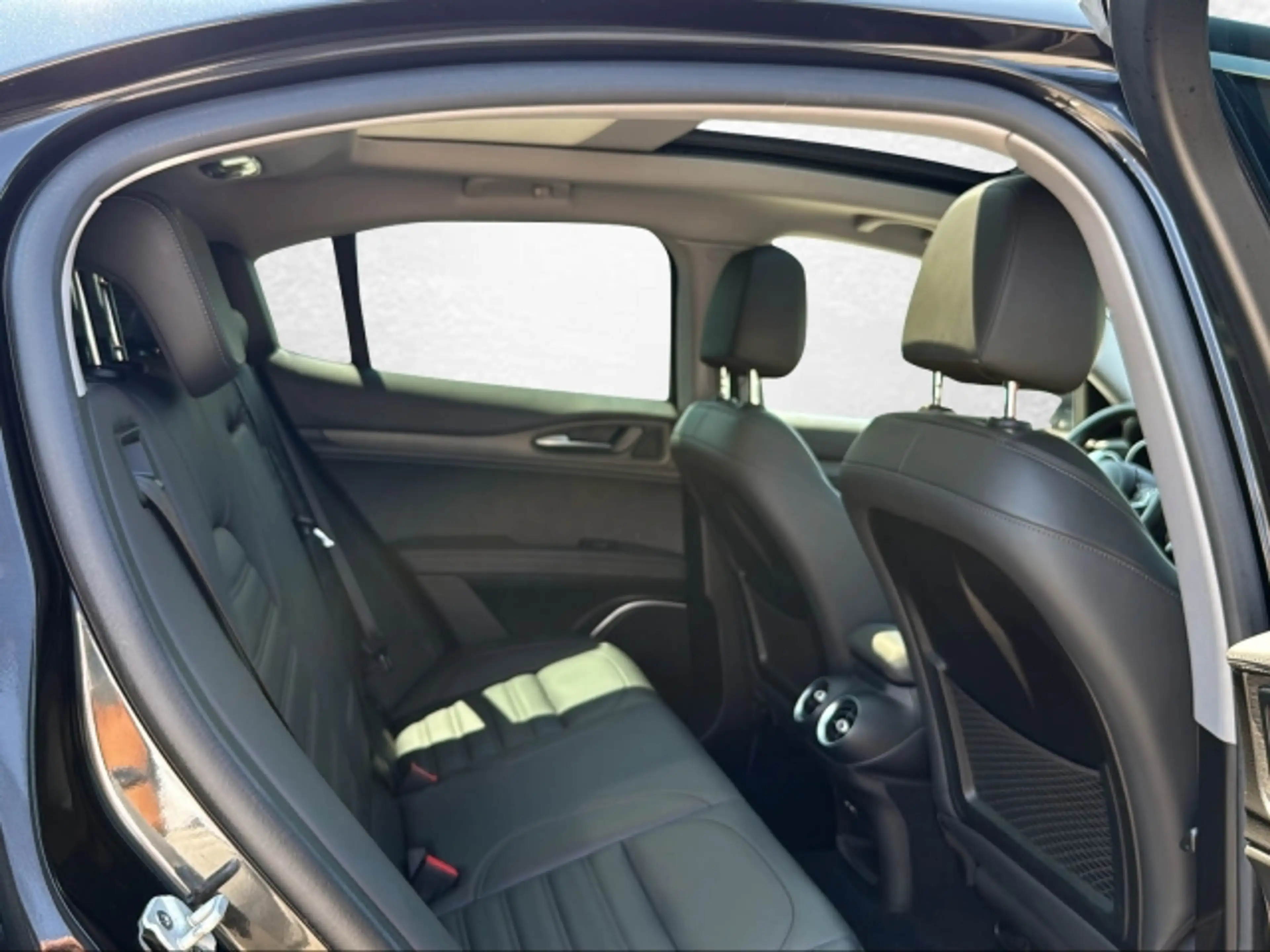 Alfa Romeo Stelvio Ti 2,2 16V 190 AT8 — photo 14
