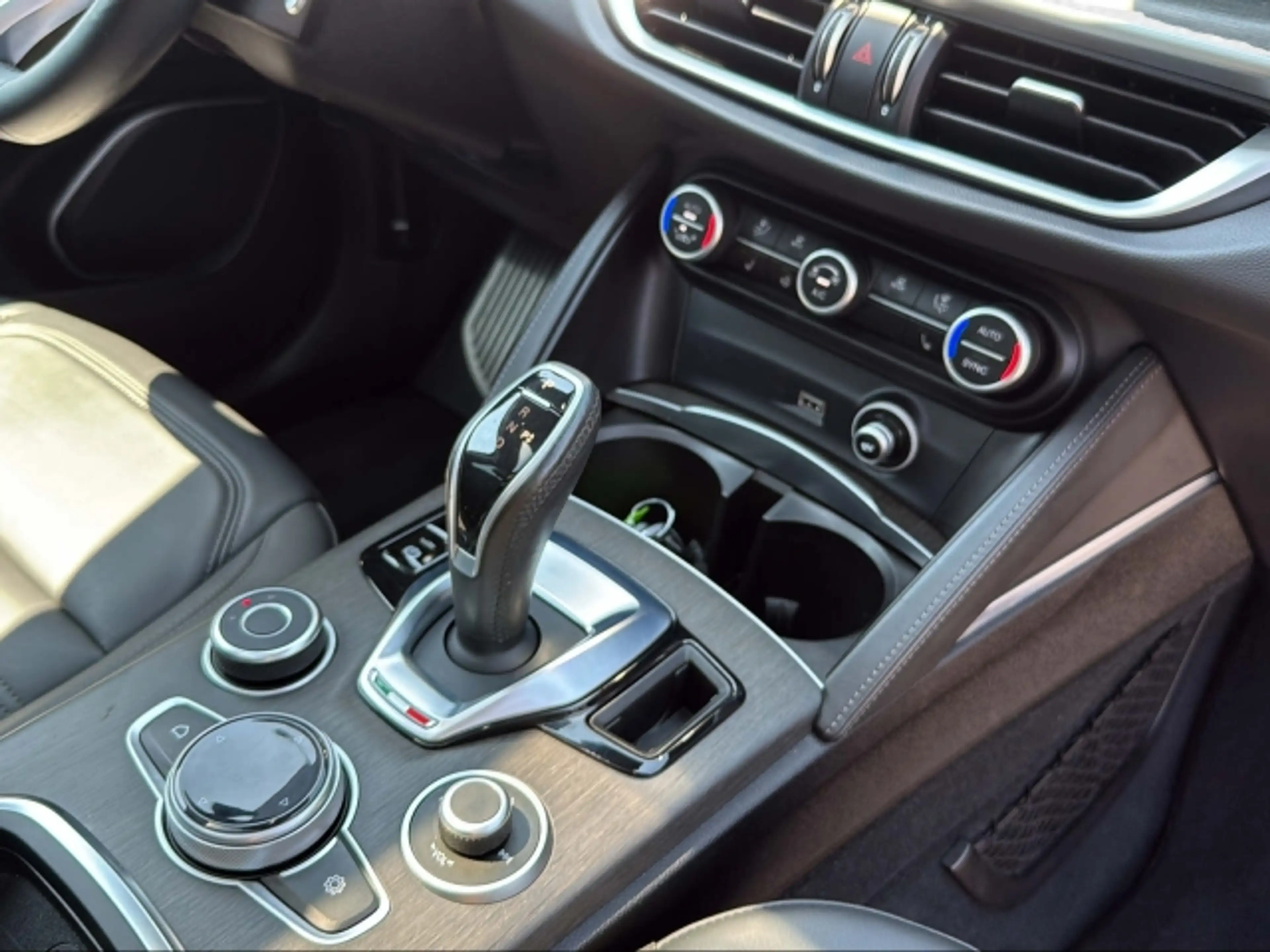 Alfa Romeo Stelvio Ti 2,2 16V 190 AT8 — photo 11