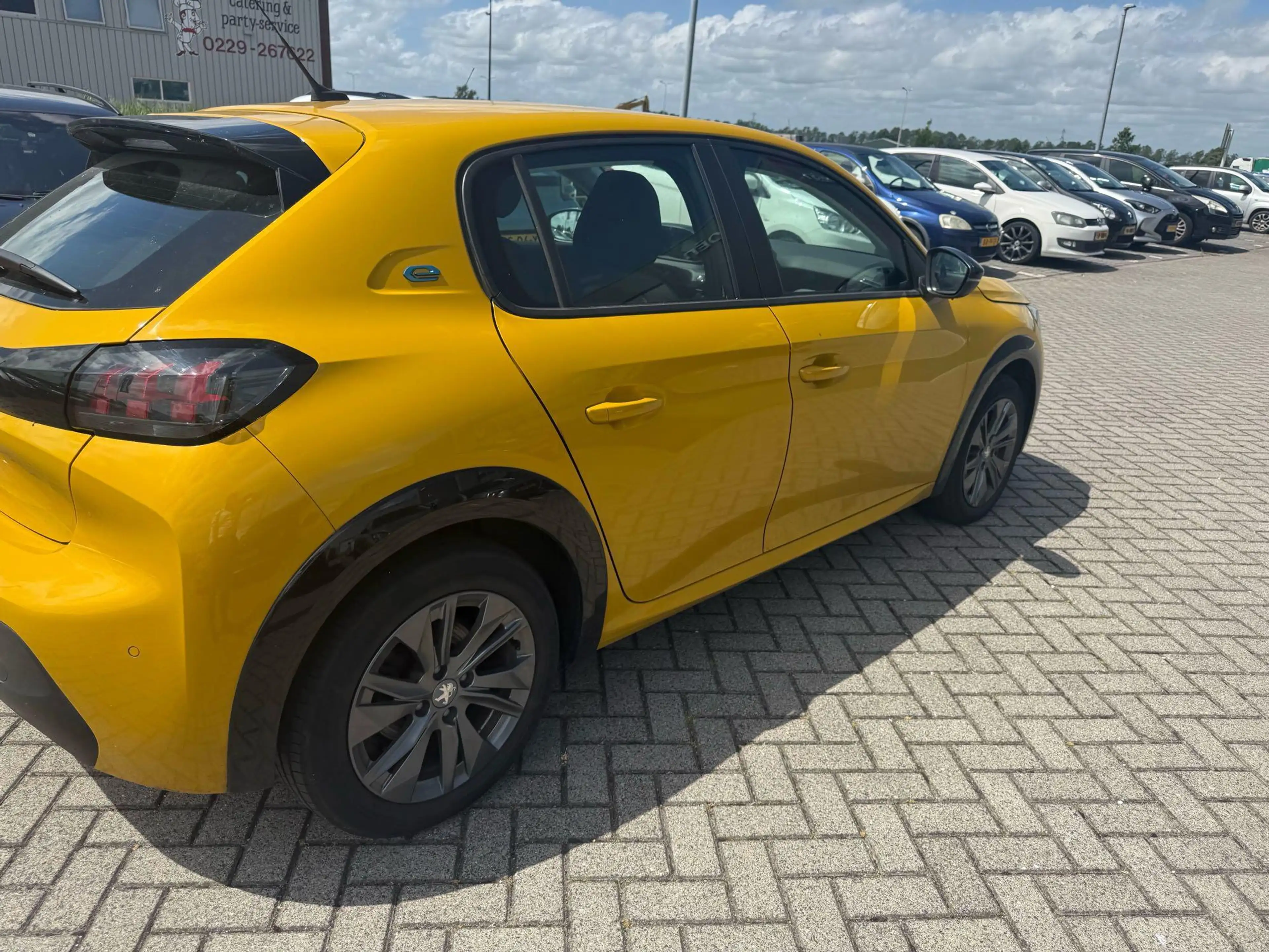 Peugeot e-208 EV Active Pack 50 kWh — photo 8