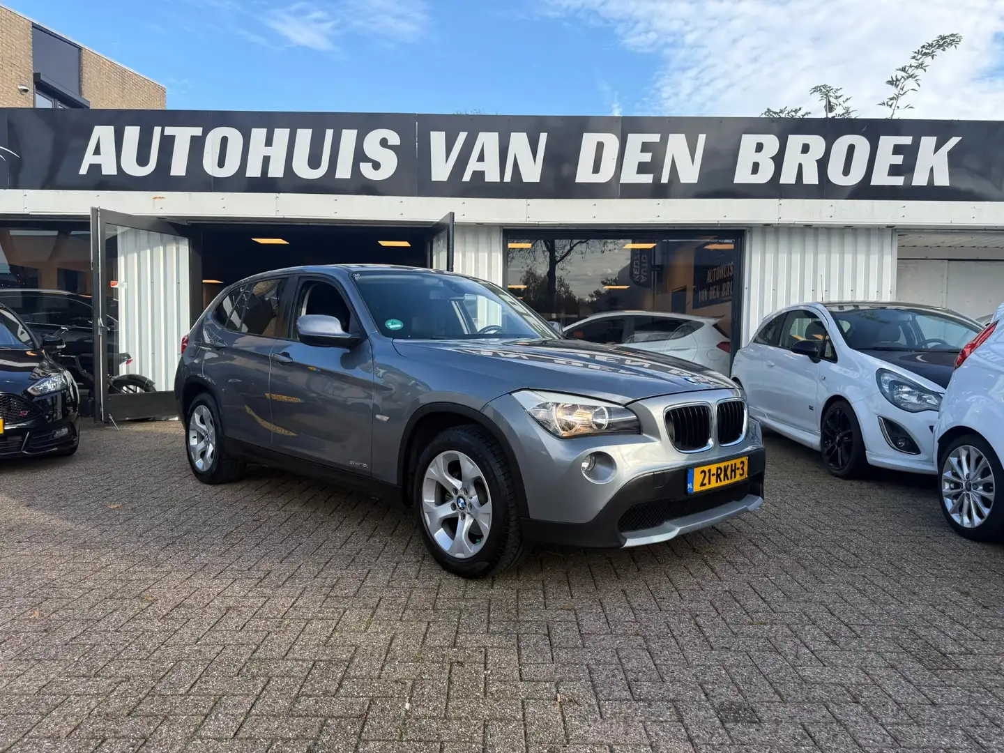 BMW X1 SDrive18i Executive|Navi|Cruise|Pdc|Trekh|Lmv|Nw A Gris - 1