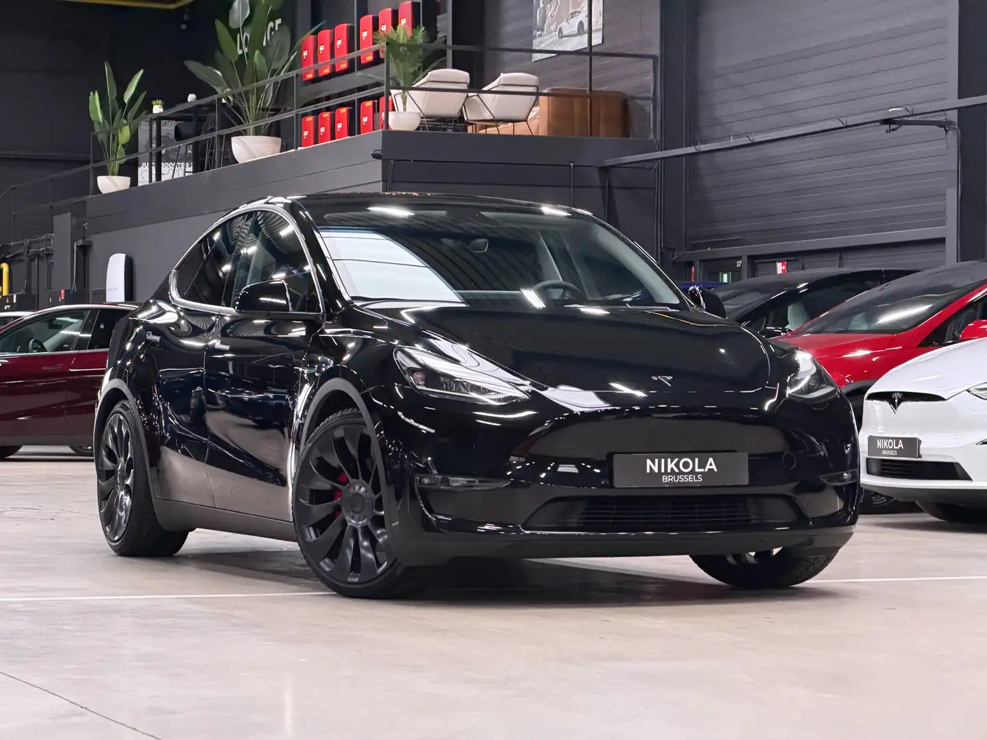 Tesla Model Y PERFORMANCE - 21 WHEELS - AUTOPILOT - TOW HOOK Noir - 1