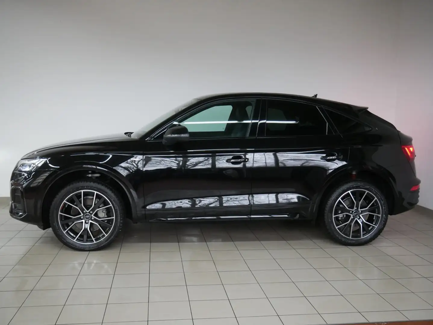 Audi Q5 Sportback 2.0 TDI 40 quattro S line +Navi+Matri... Schwarz - 2
