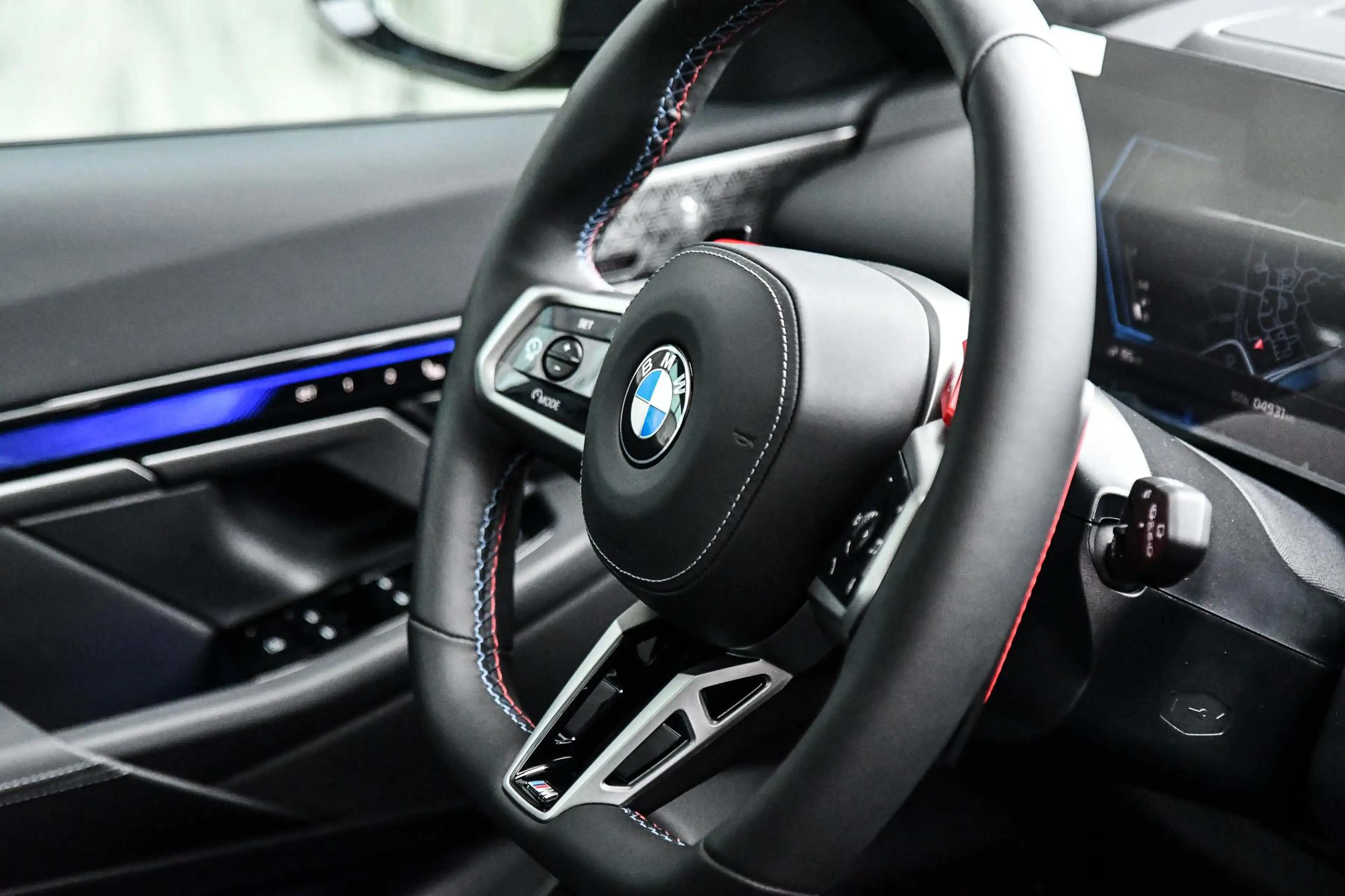 BMW M5 Touring M5 Individual lak |Keramisch|Carbon|Trekha — photo 31
