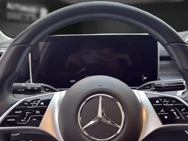 Mercedes-Benz C-Class view 15