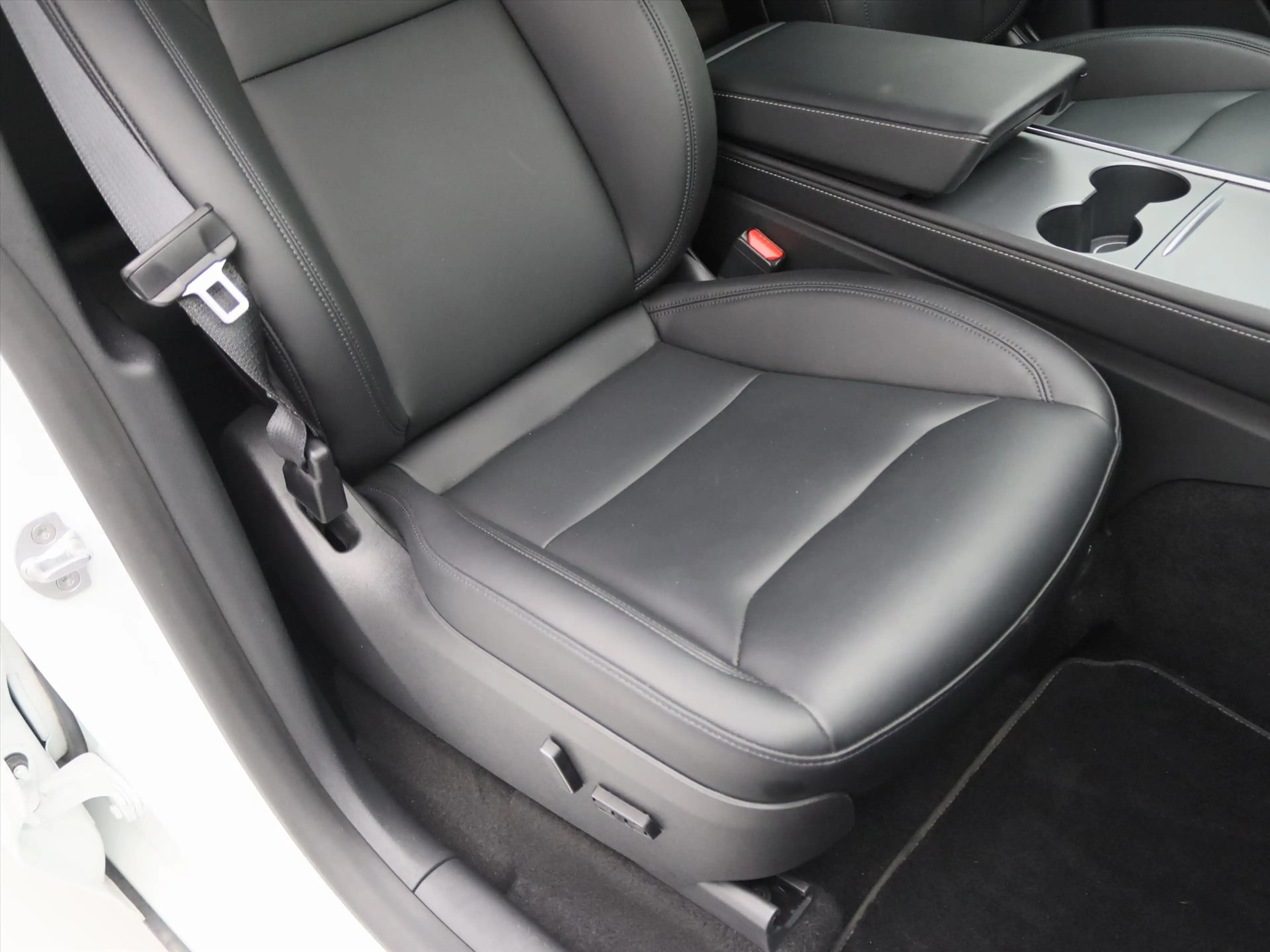 Tesla Model Y Standard RWD Plus 351pk 94.9% SoH [ TREKHAAK+RYZEN — photo 16