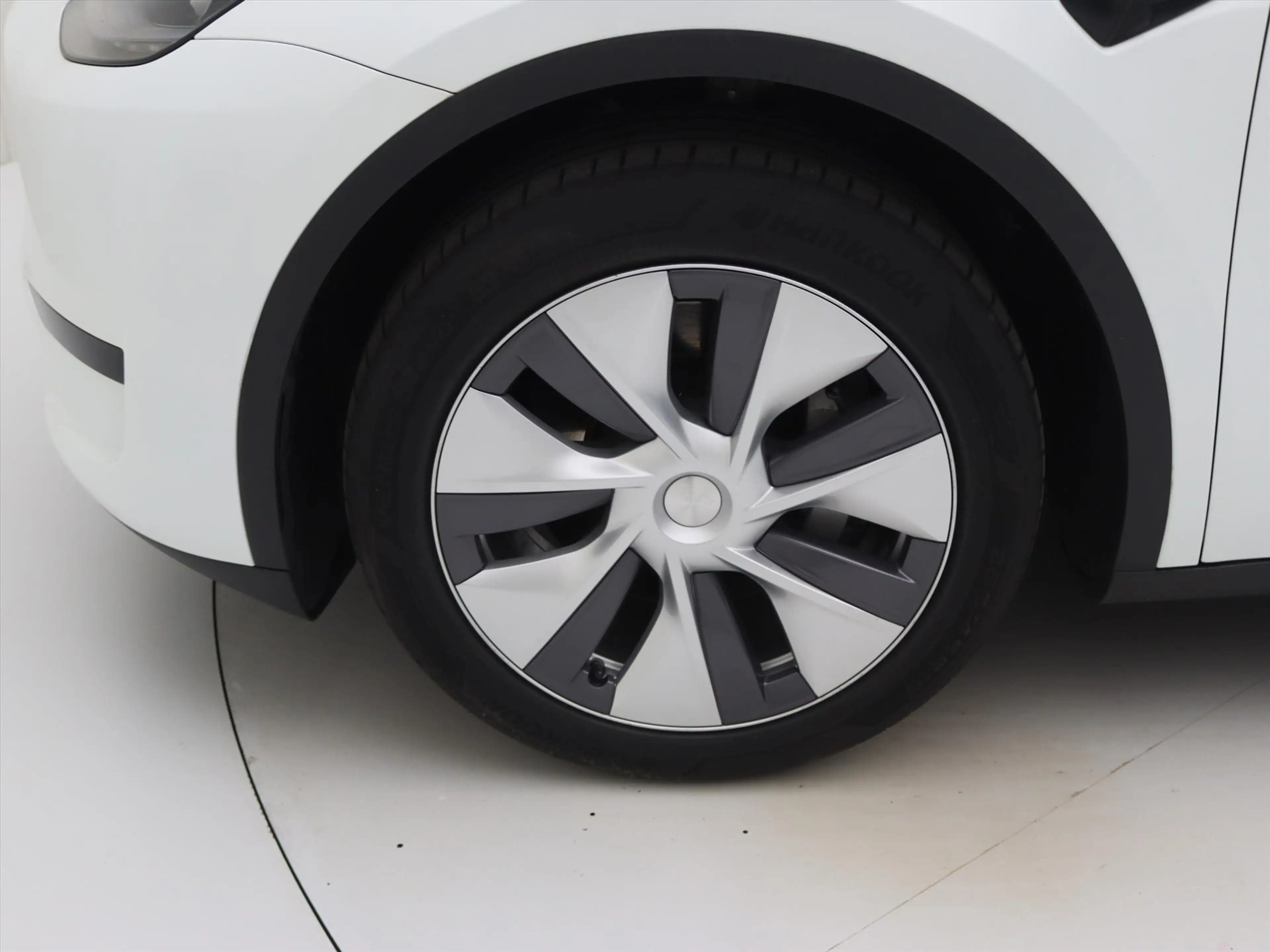 Tesla Model Y Standard RWD Plus 351pk 94.9% SoH [ TREKHAAK+RYZEN — photo 12