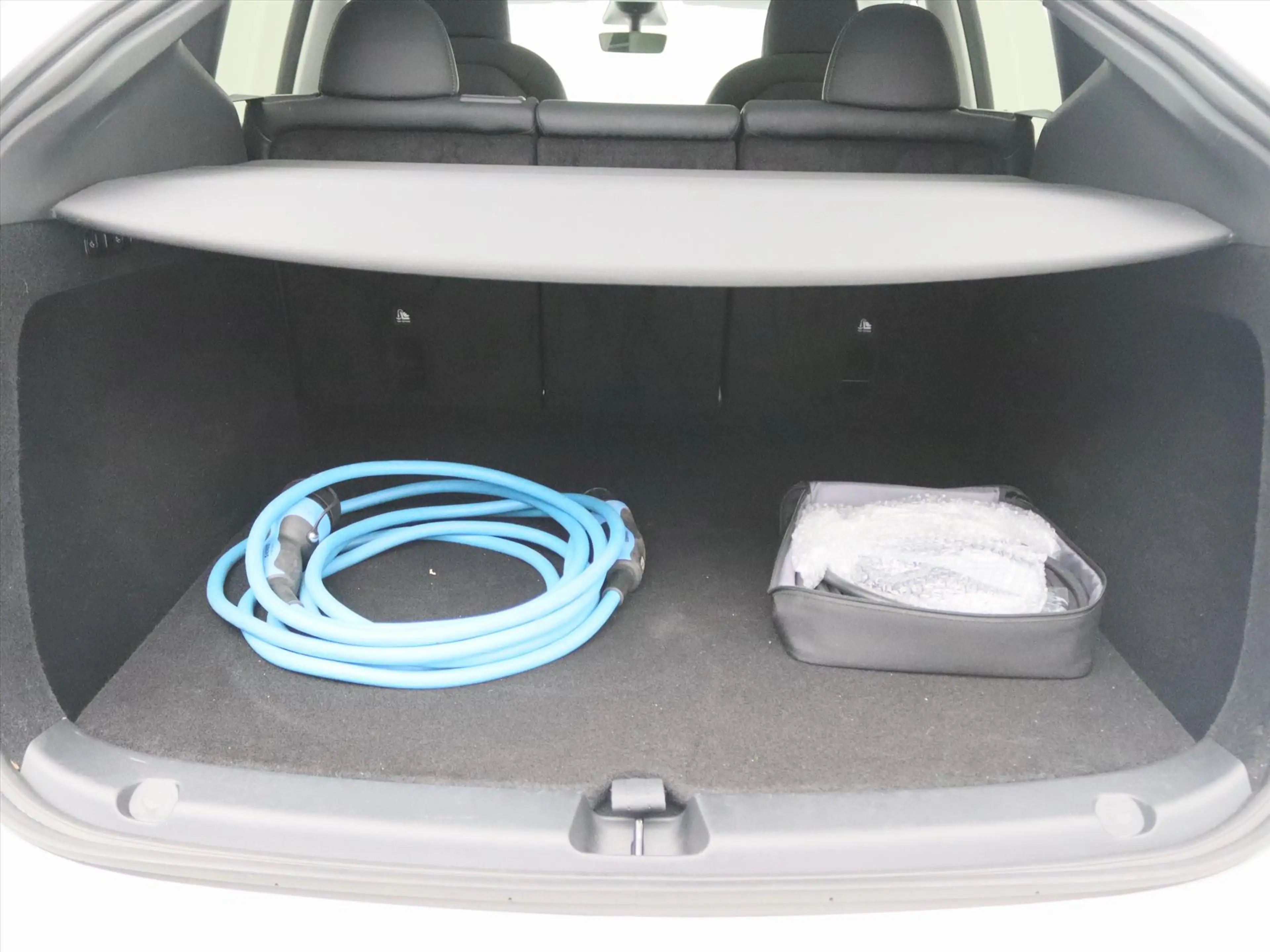 Tesla Model Y Standard RWD Plus 351pk 94.9% SoH [ TREKHAAK+RYZEN — photo 26
