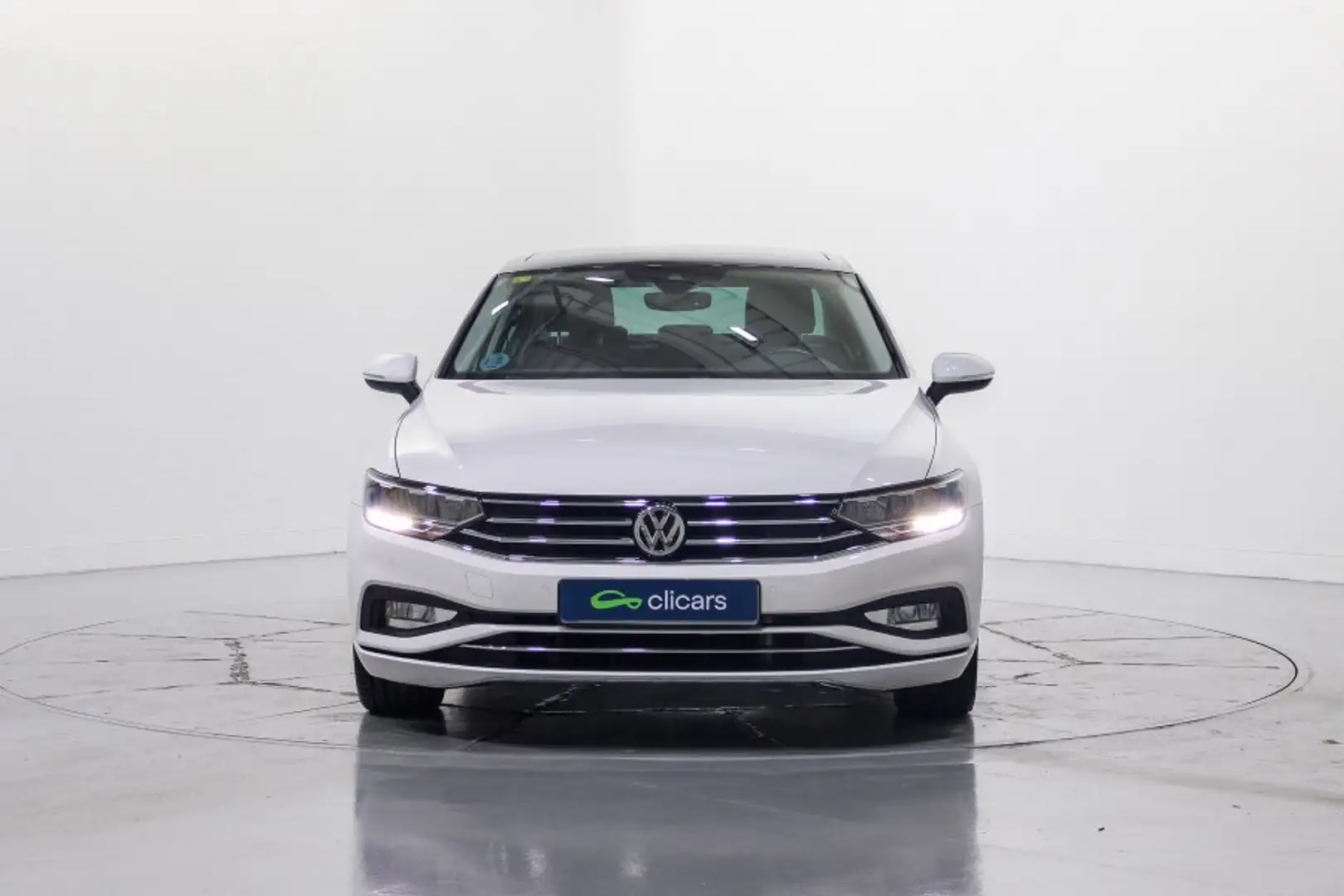 Volkswagen Passat 1.6TDI Executive DSG7 Weiß - 2