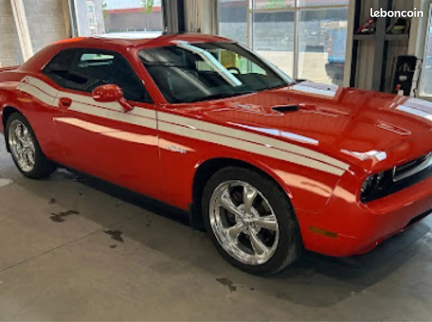 Dodge Challenger R-T 5,7L V8 HEMI 385 54000 KMS 36900e - 1