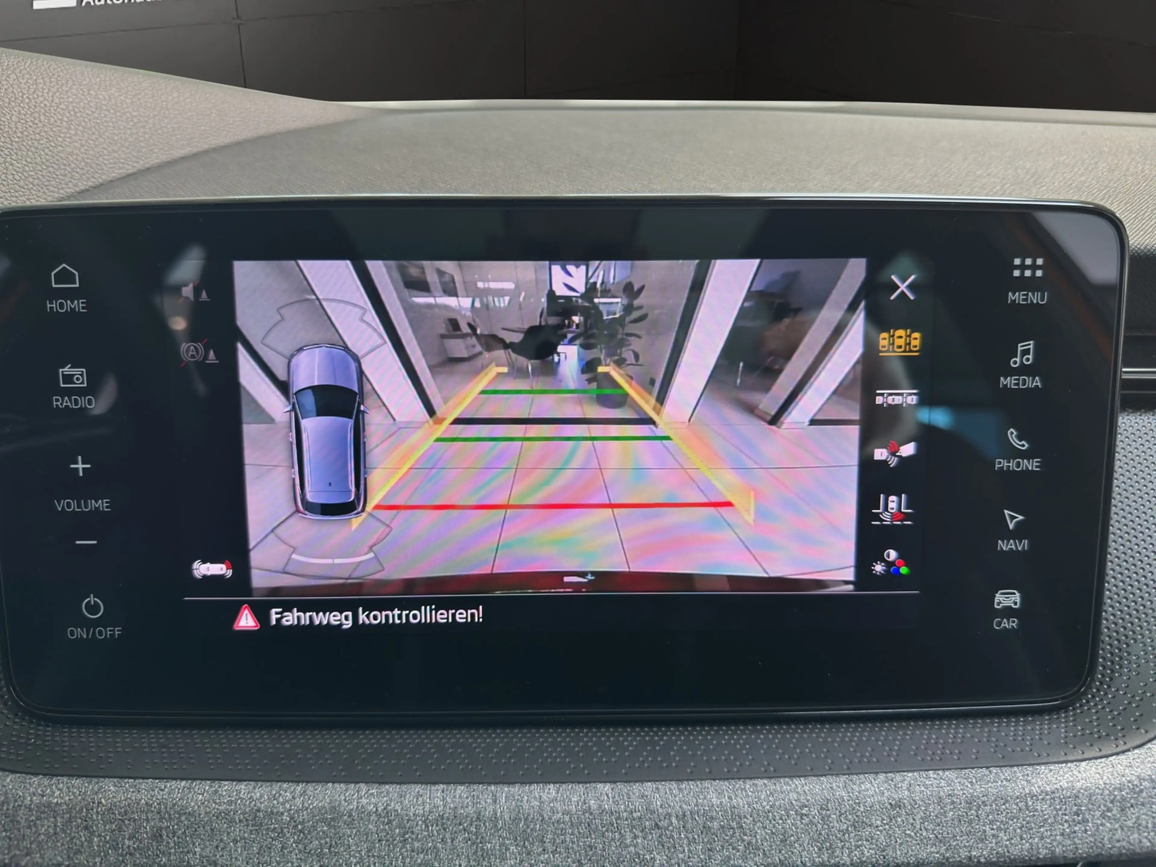 Skoda Kamiq 1.5 TSI DSG Selection AHK+Pano+ACC+Matrix — photo 13