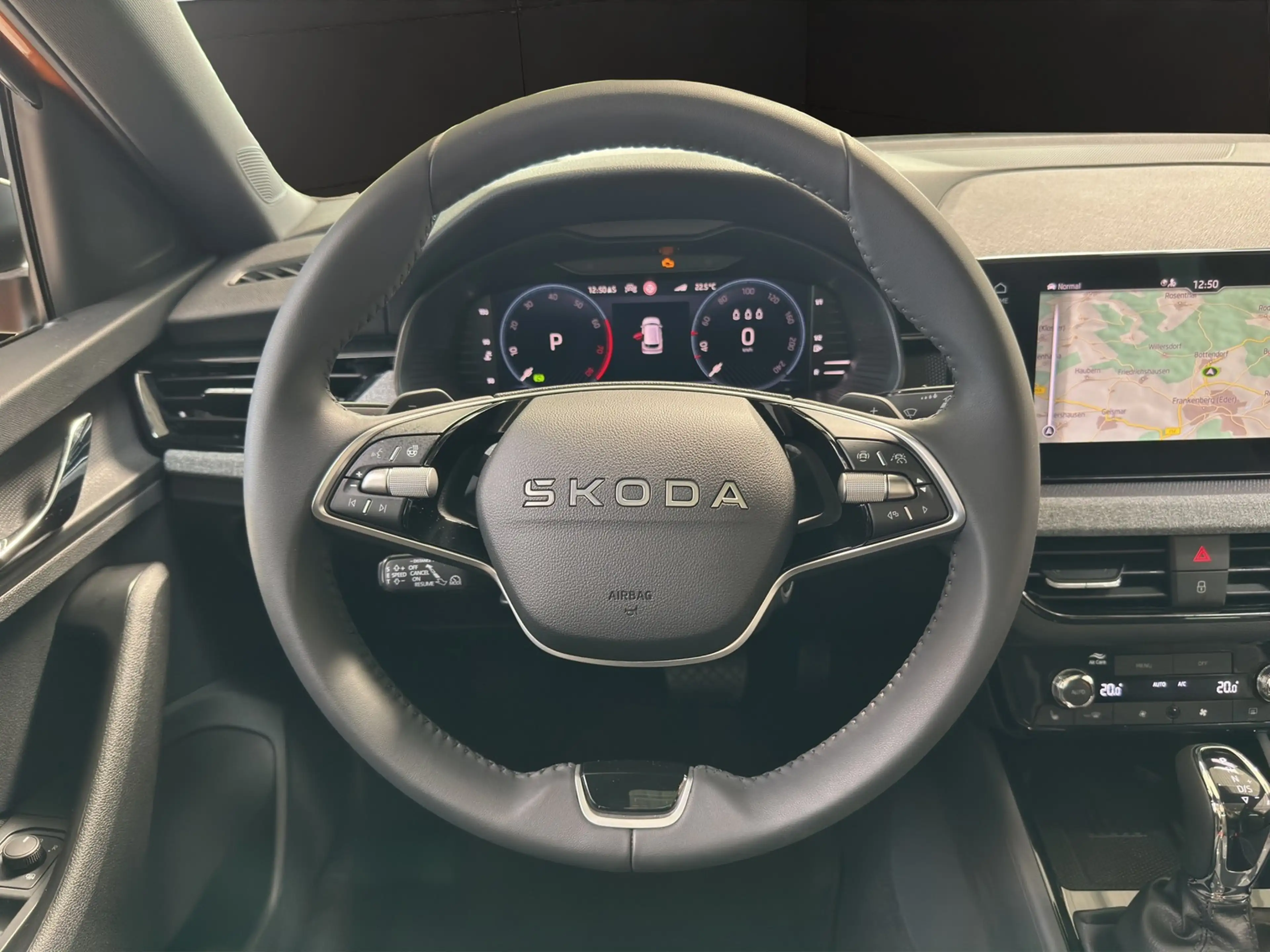Skoda Kamiq 1.5 TSI DSG Selection AHK+Pano+ACC+Matrix — photo 8