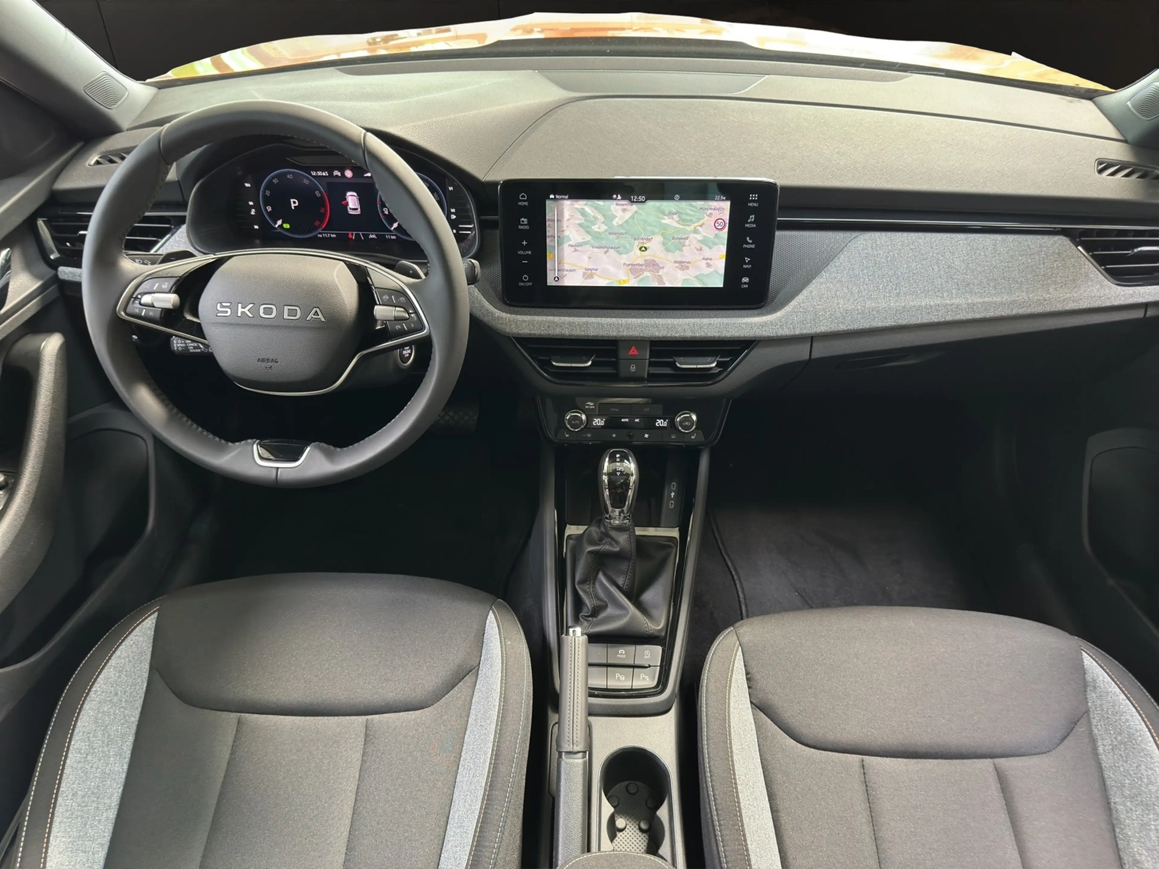 Skoda Kamiq 1.5 TSI DSG Selection AHK+Pano+ACC+Matrix — photo 7