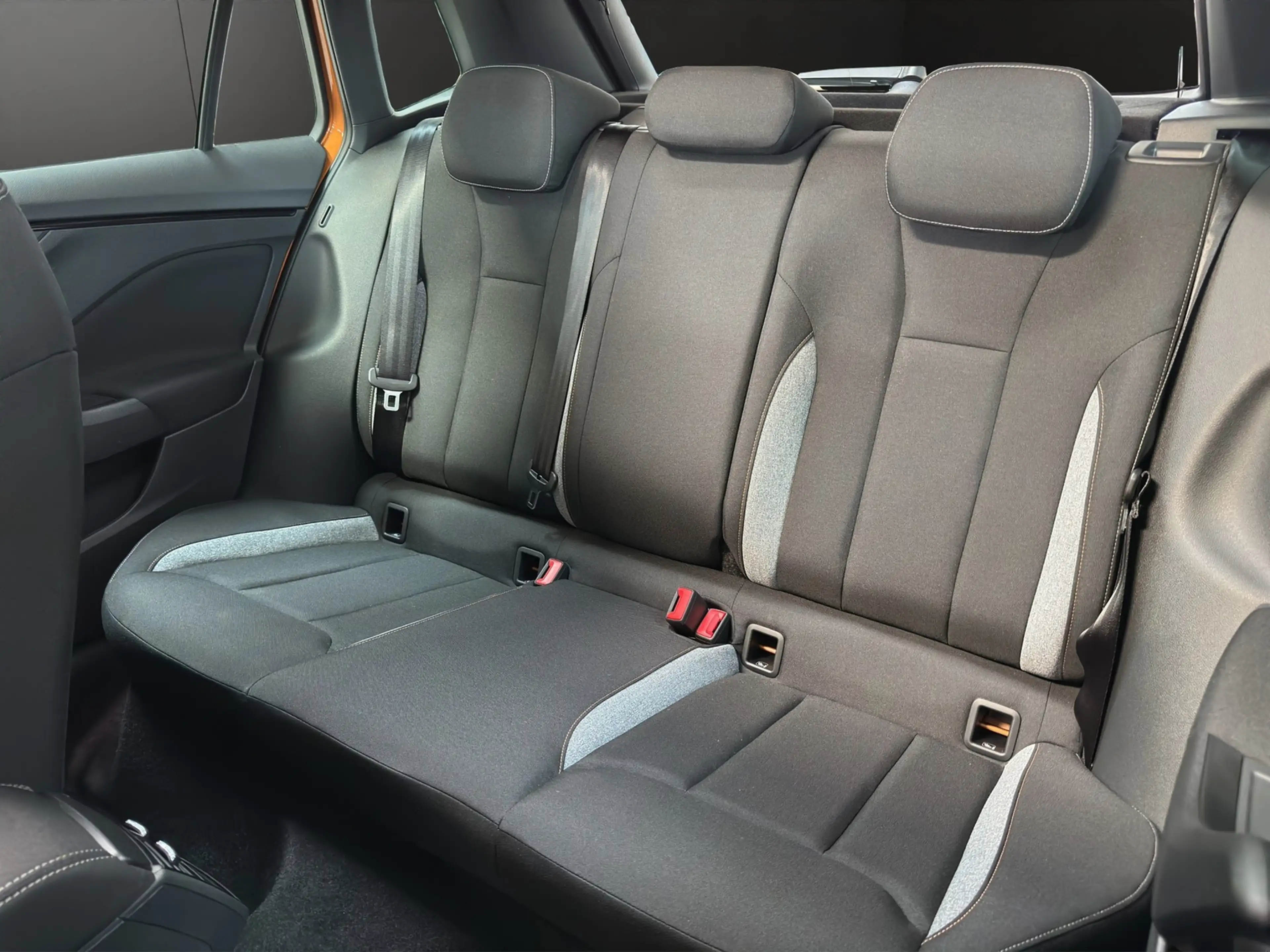 Skoda Kamiq 1.5 TSI DSG Selection AHK+Pano+ACC+Matrix — photo 12