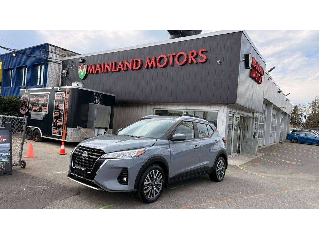 2025 Nissan Kicks Play — view 3