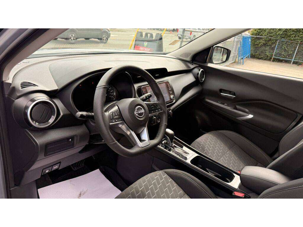 2025 Nissan Kicks Play — view 11