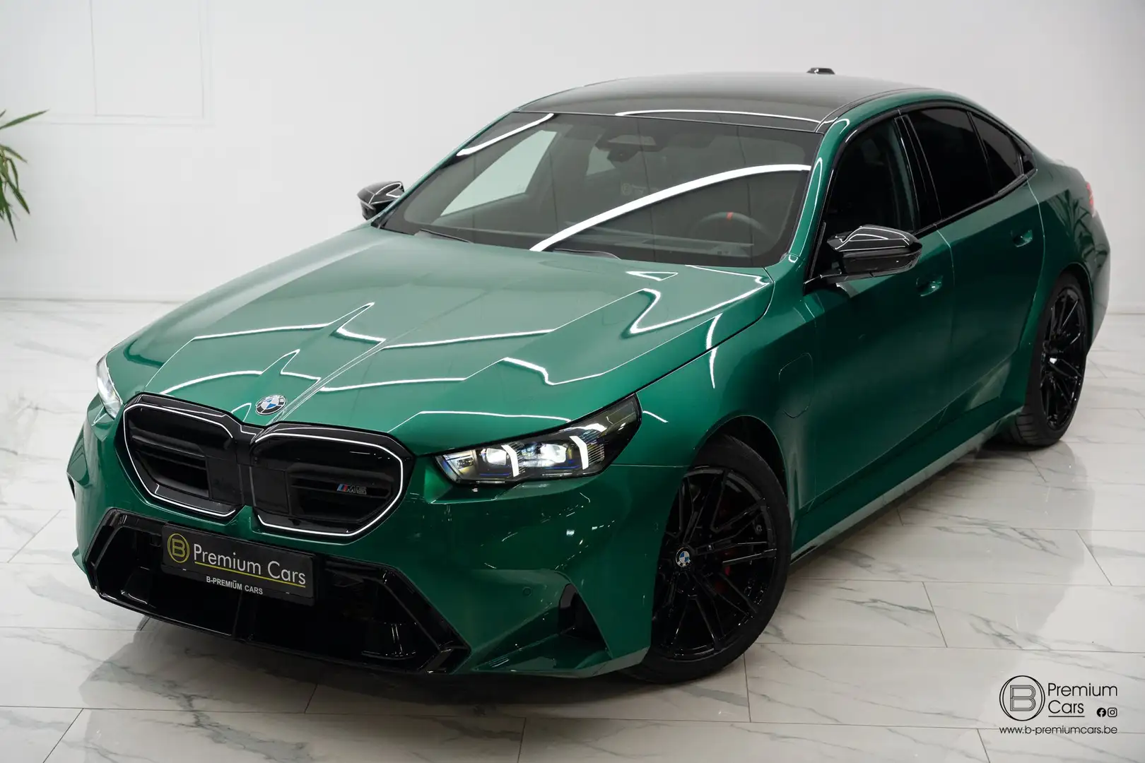 BMW M5 B&W / HUD / ACC / 360 / Isle Of Man Grün/ Pano! Groen - 2