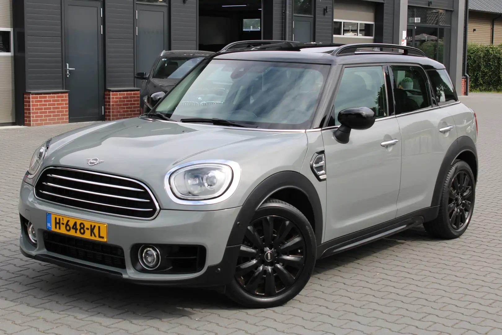 MINI Cooper Countryman Mini 1.5 Chili- Nederlandse Auto - Panormadak Spor Gris - 2