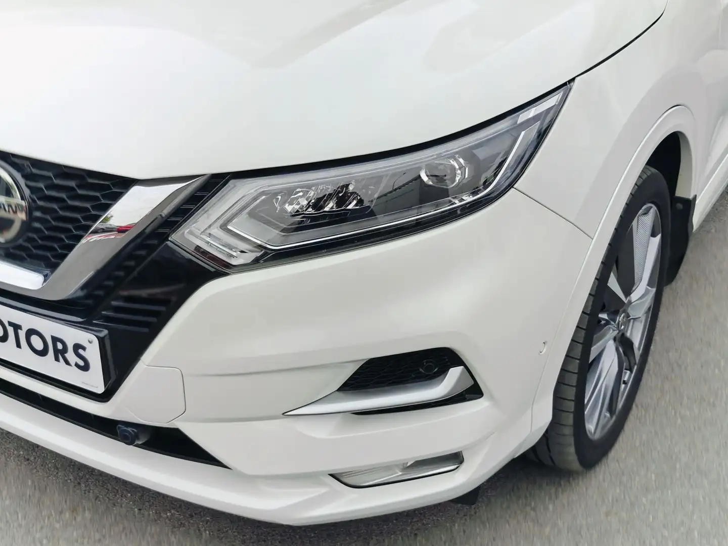 Nissan Qashqai DIG-T 140 Tekna+ / + Winterkit Bianco - 2