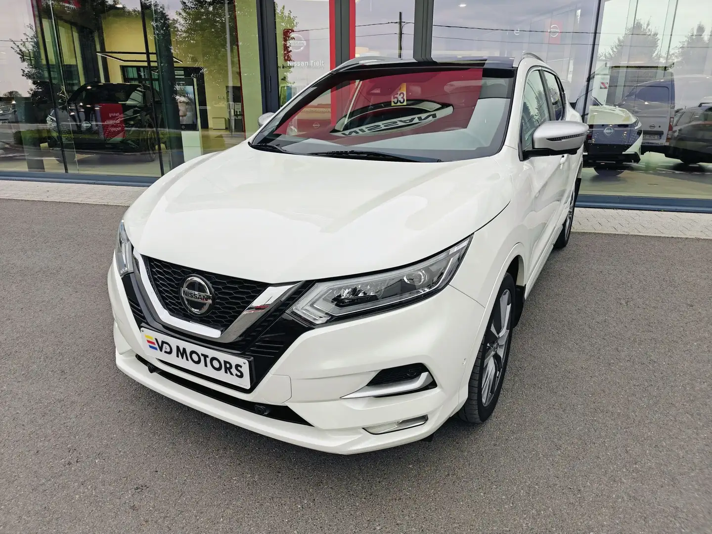 Nissan Qashqai DIG-T 140 Tekna+ / + Winterkit Bianco - 1
