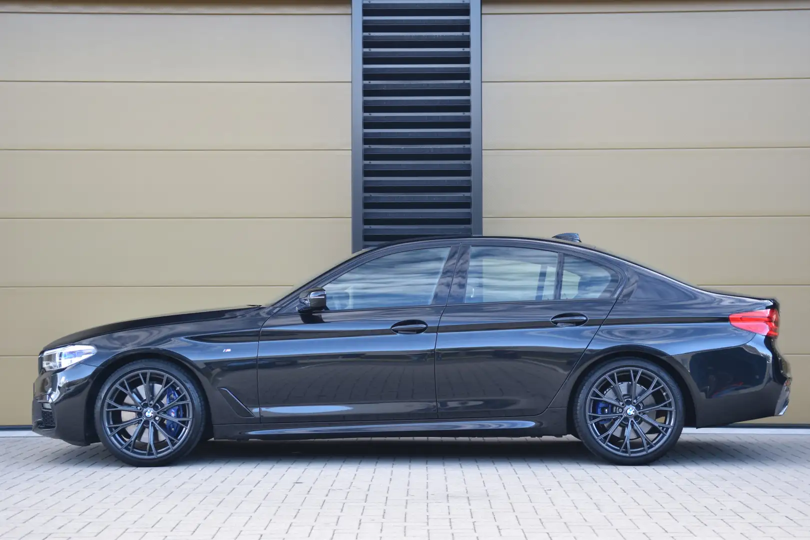 BMW 540 5-serie 540i xDrive High Executive * Comfortstoele Zwart - 2