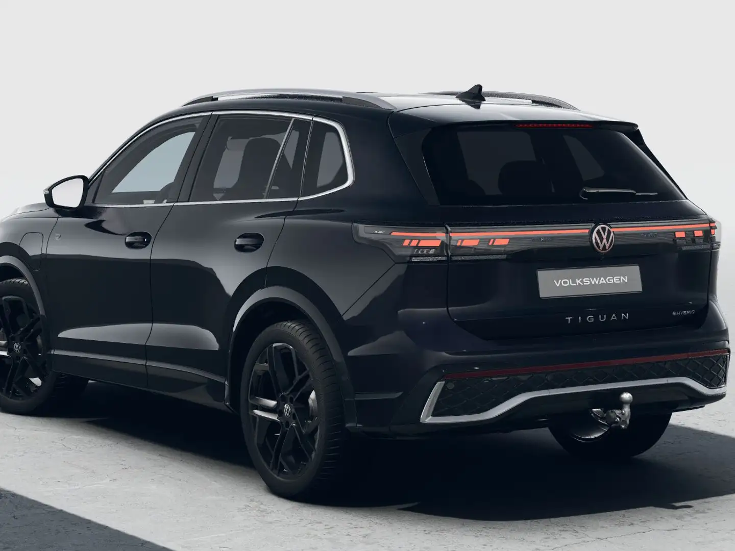 Volkswagen Tiguan R-Line-Edition 1.5 eHybrid 150 kW / 204 pk SUV 6 v Zwart - 2