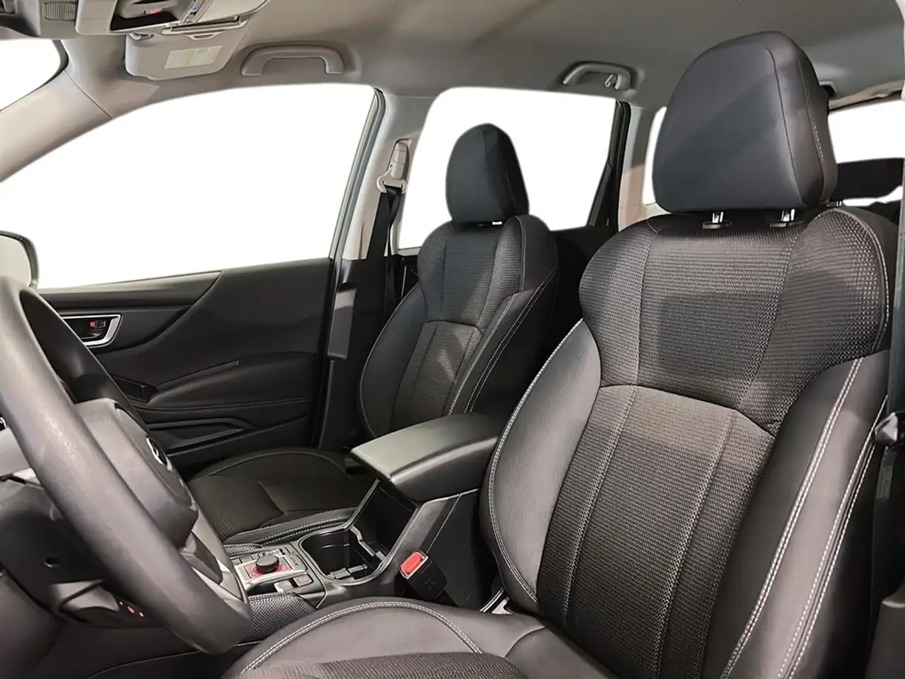 Subaru Forester снимка Subaru Forester