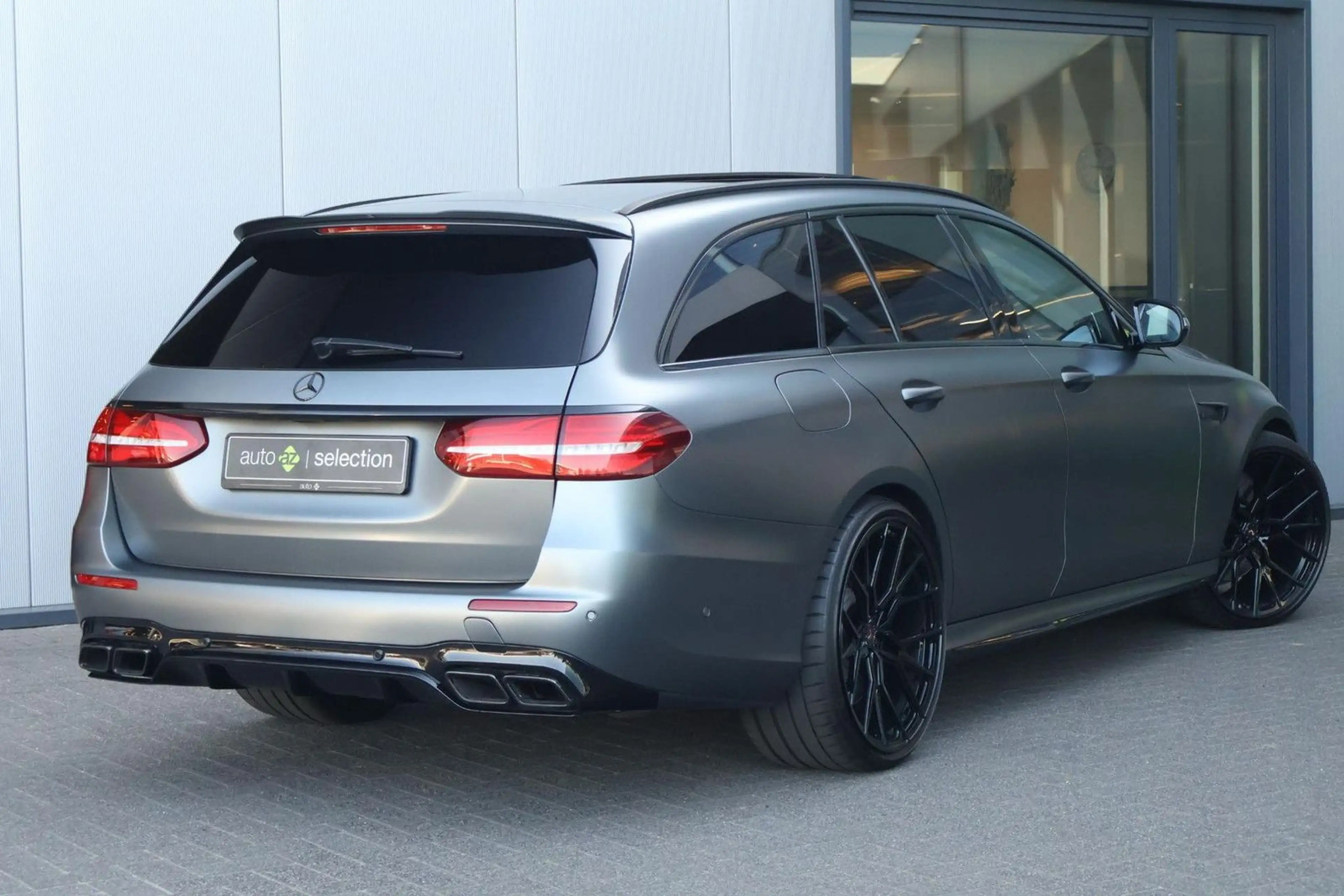 Mercedes-Benz E 63 AMG Estate 4MATIC Premium Plus / Pano / Bur — photo 2