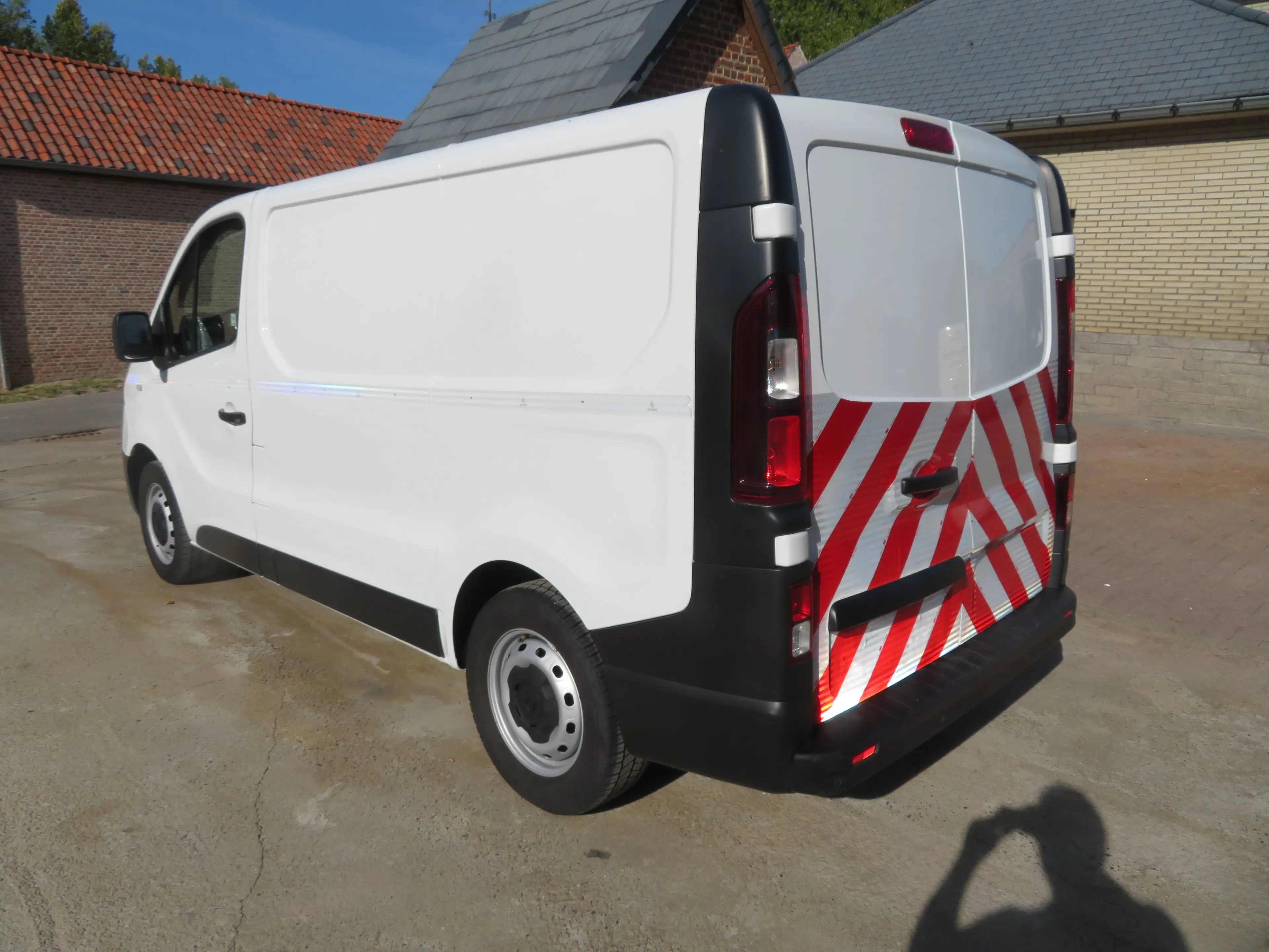 Renault Trafic 2.0dCi - L1H1 — photo 5