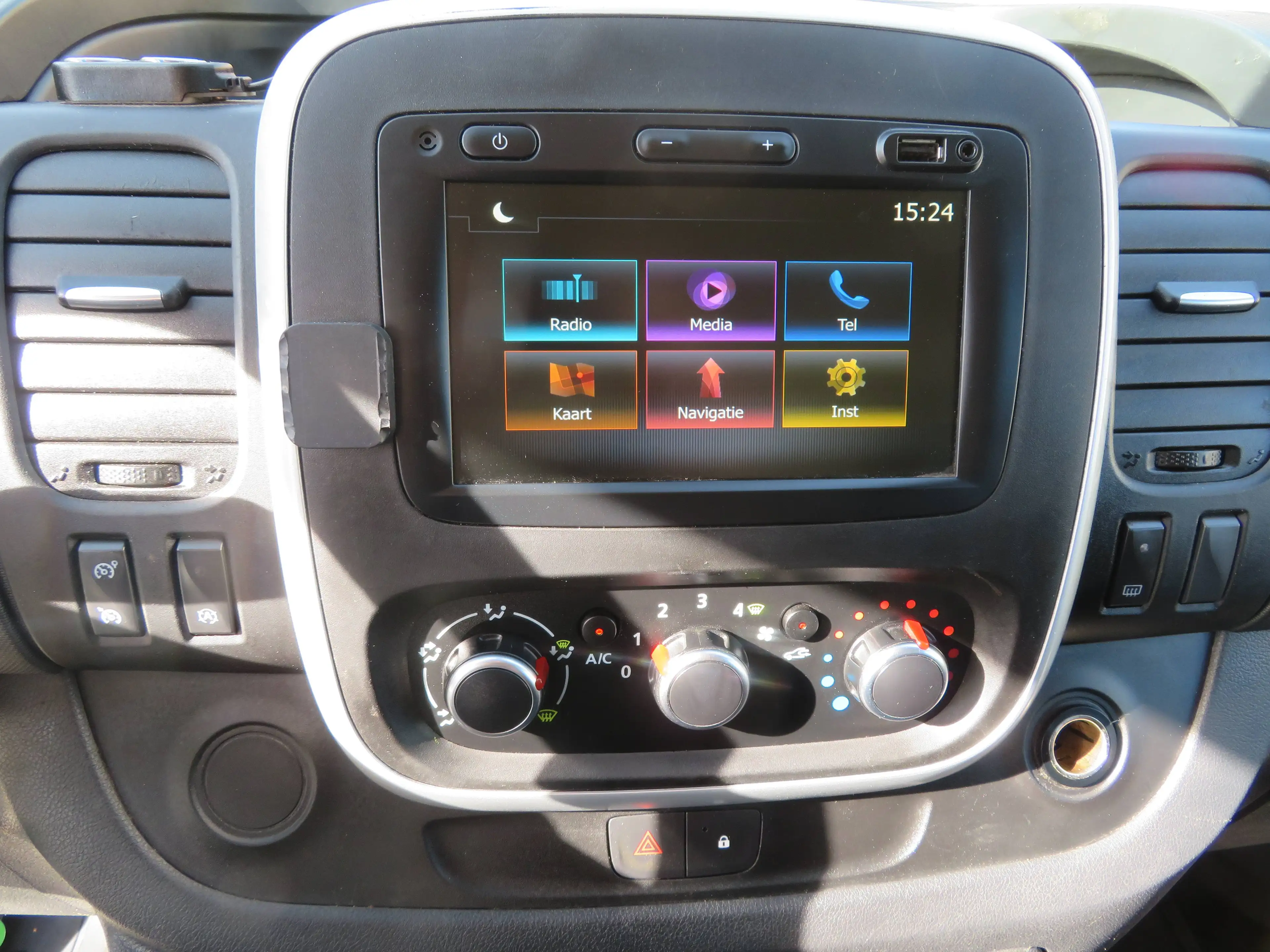 Renault Trafic 2.0dCi - L1H1 — photo 13