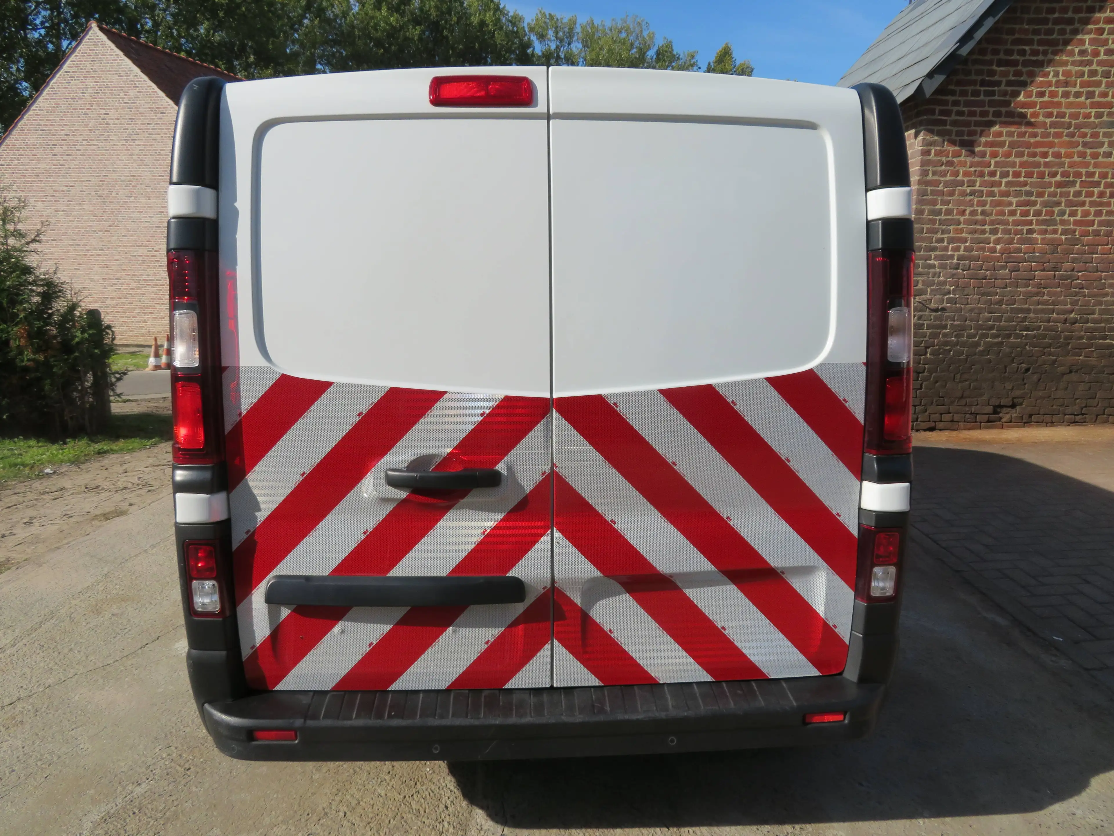 Renault Trafic 2.0dCi - L1H1 — photo 6