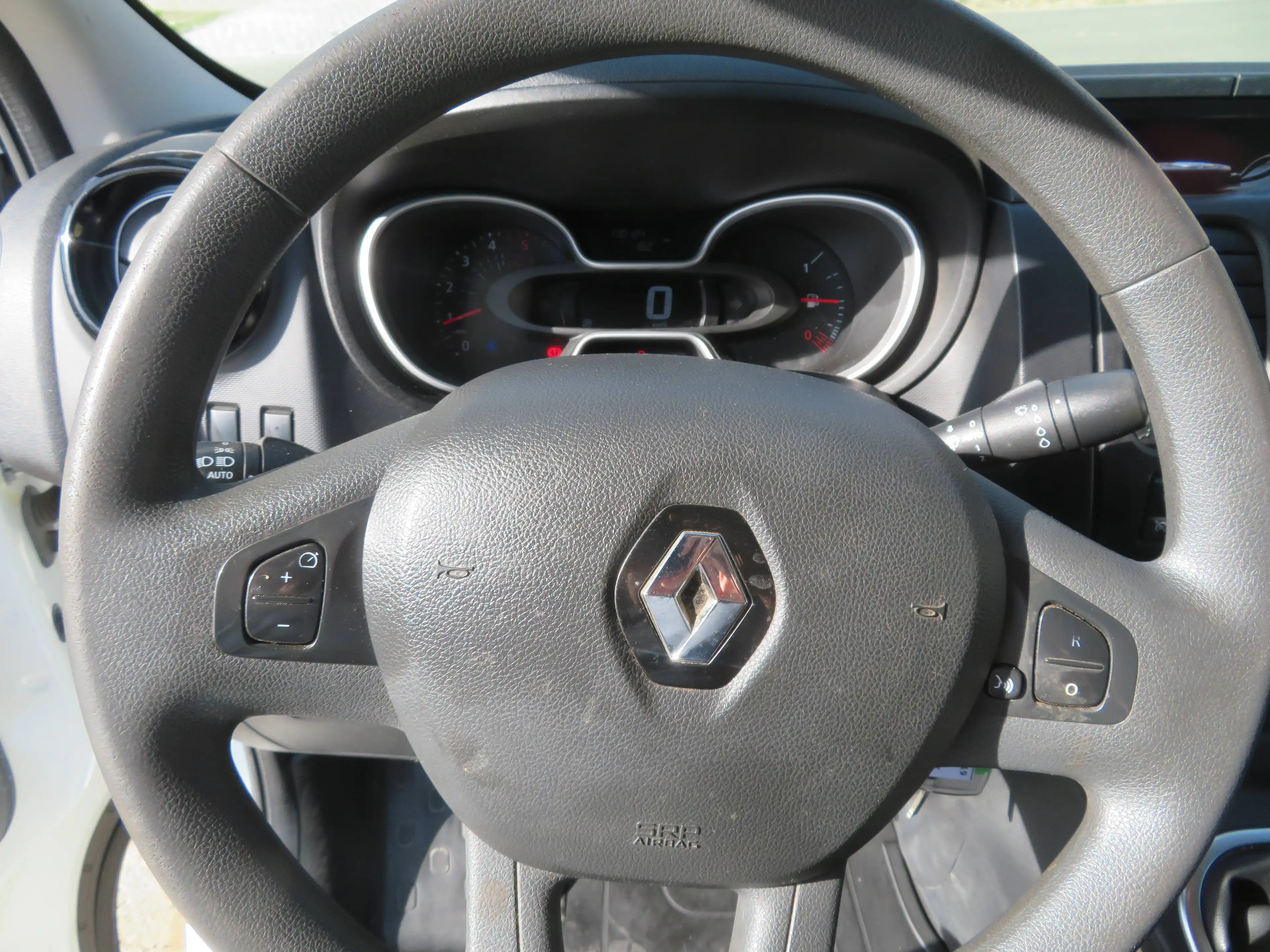 Renault Trafic 2.0dCi - L1H1 — photo 14