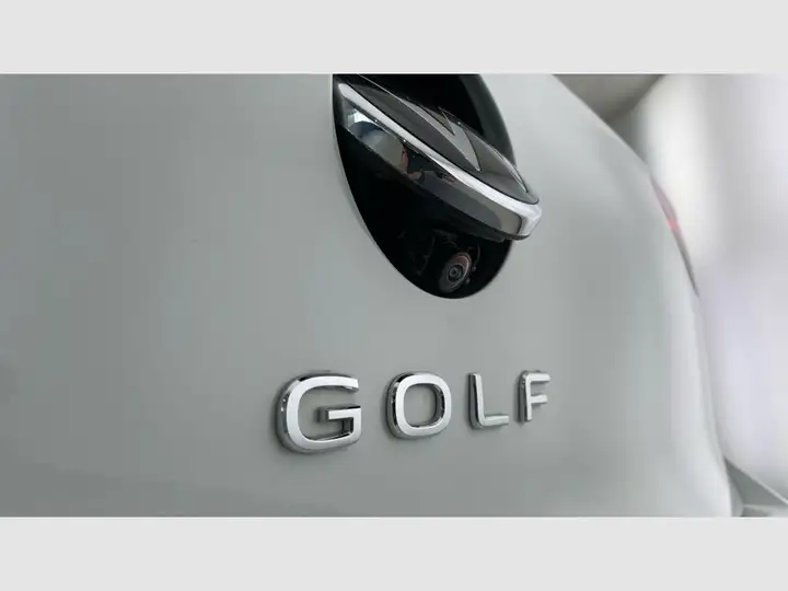 Volkswagen Golf 2025, foto 38
