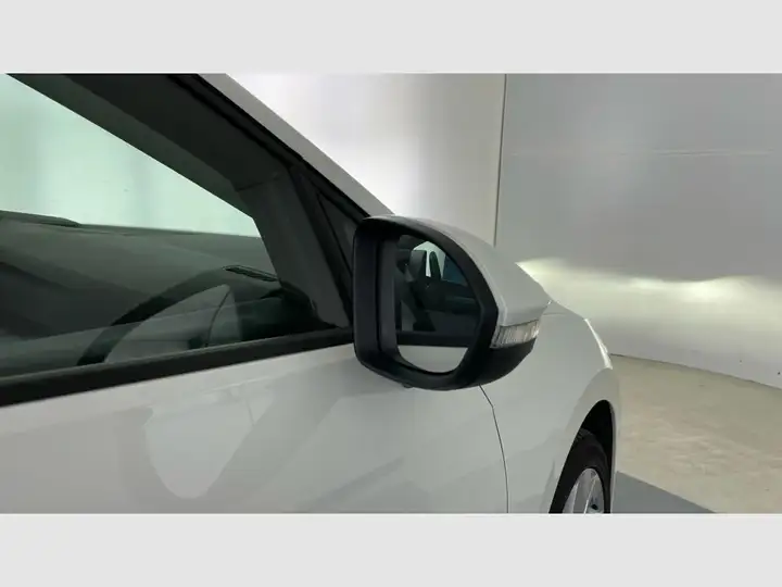 Volkswagen Golf 2025, foto 41