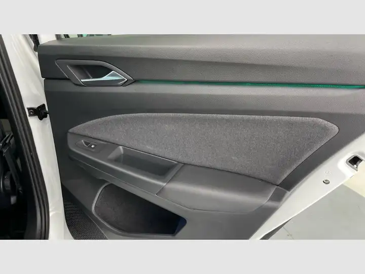 Volkswagen Golf 2025, foto 40