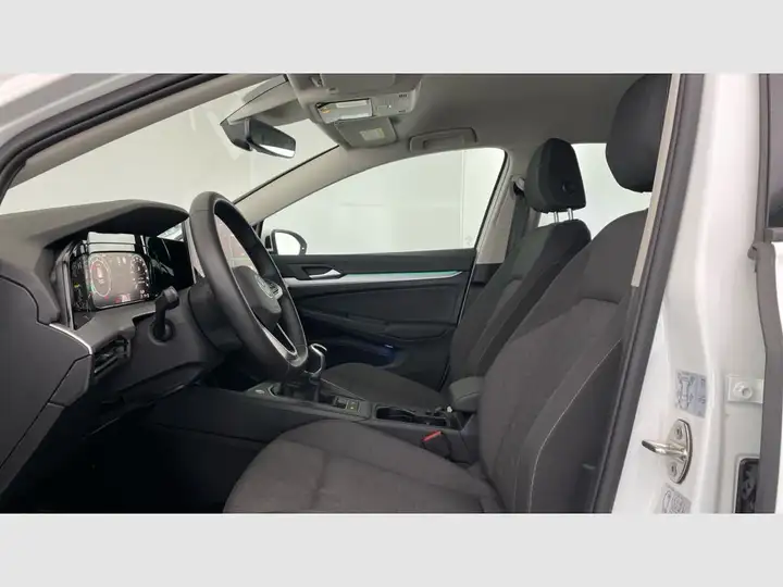 Volkswagen Golf 2025, foto 11